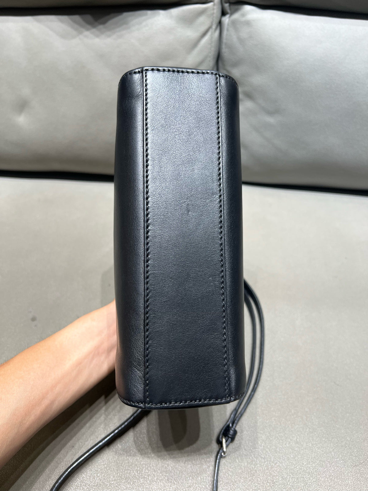 Fendi - Peekaboo Small - Leather - Black - (Small)