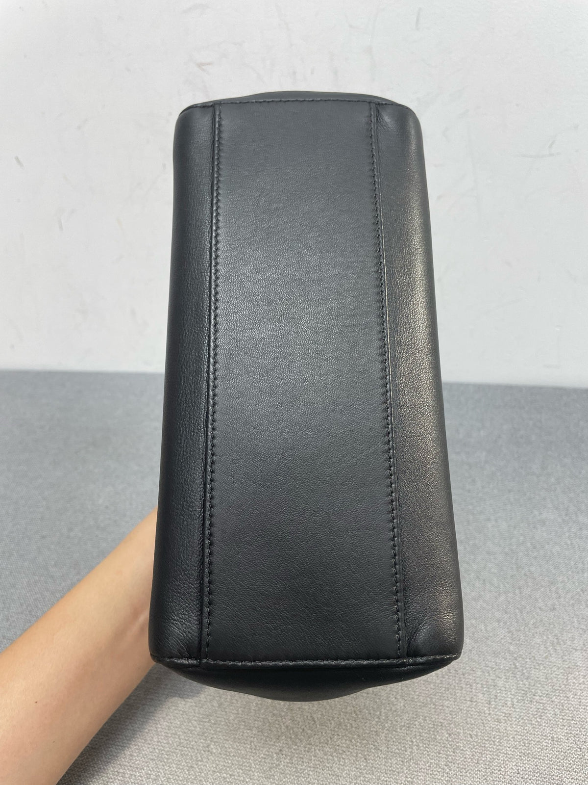 Fendi - Peekaboo Small - Leather - Black - (Small)
