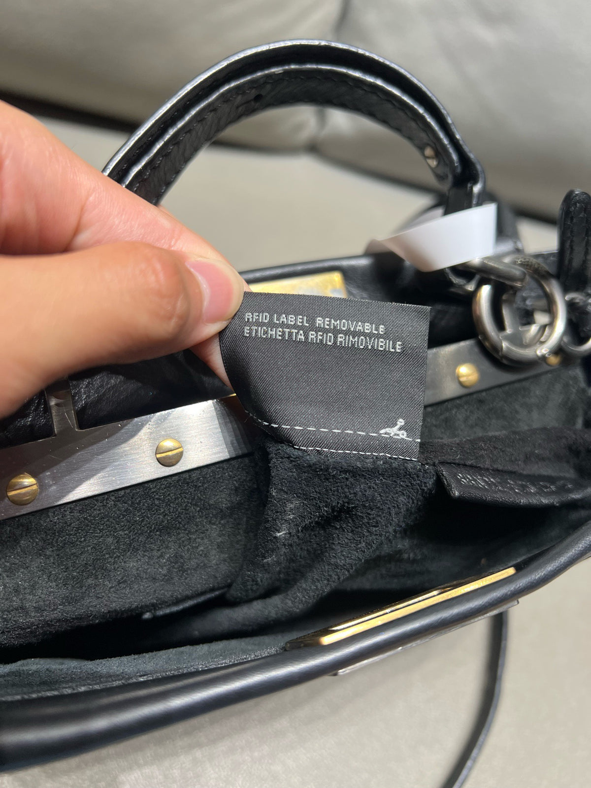 Fendi - Peekaboo Small - Leather - Black - (Small)