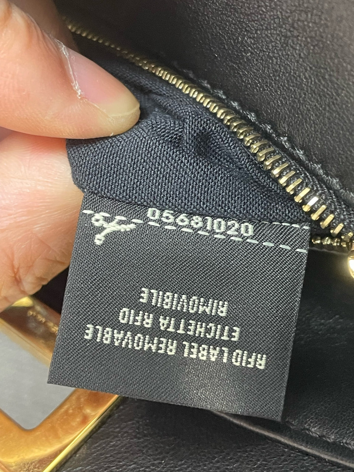 Fendi - Peekaboo Small - Leather - Black - (Small)