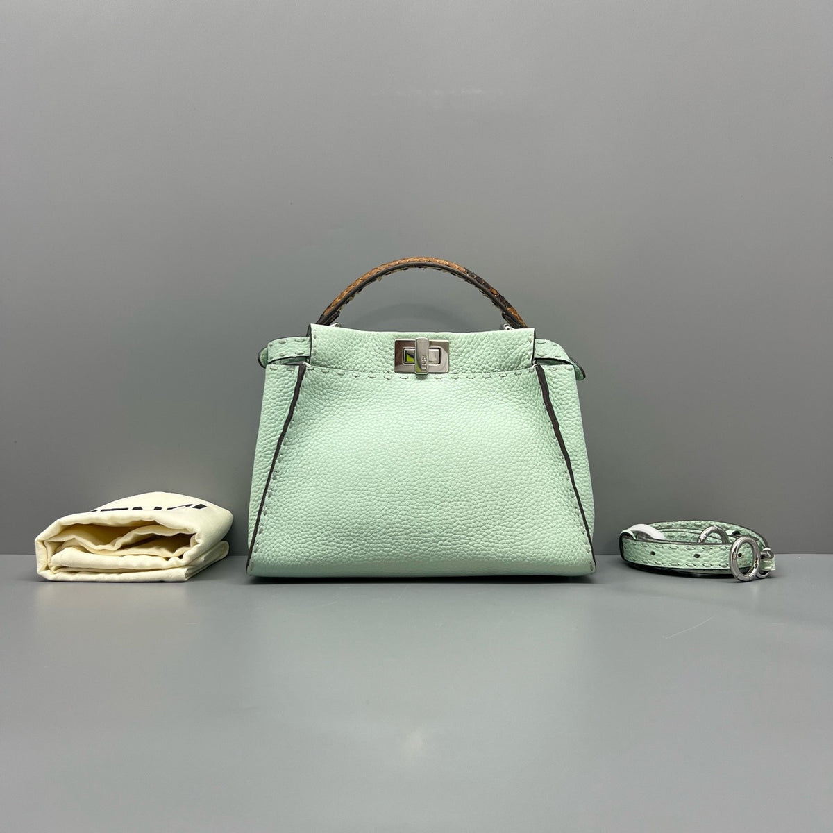 Fendi - Peekaboo Small - Leather - Green - (small)