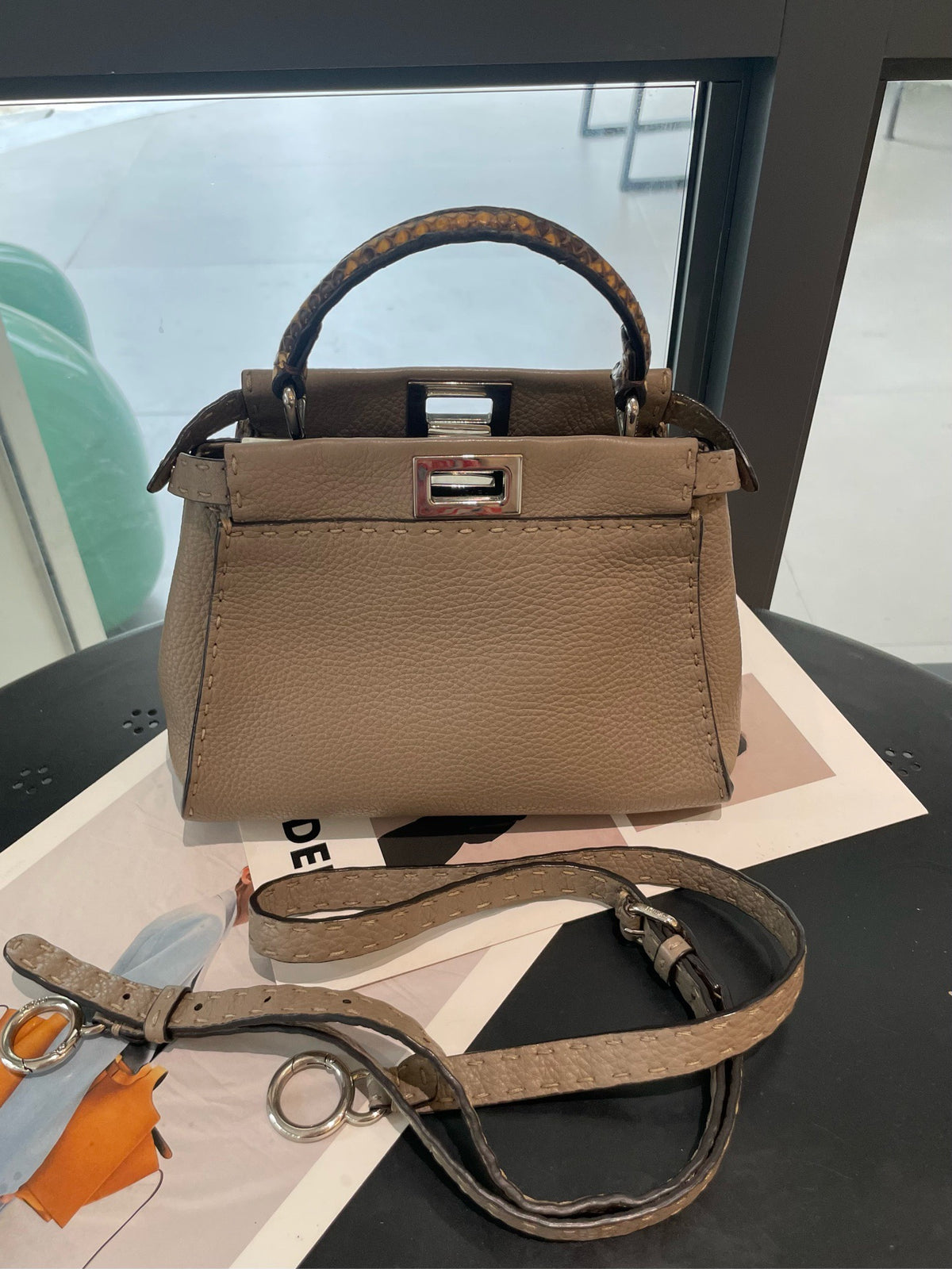 Fendi - Peekaboo Small - Leather - Grey - (small)