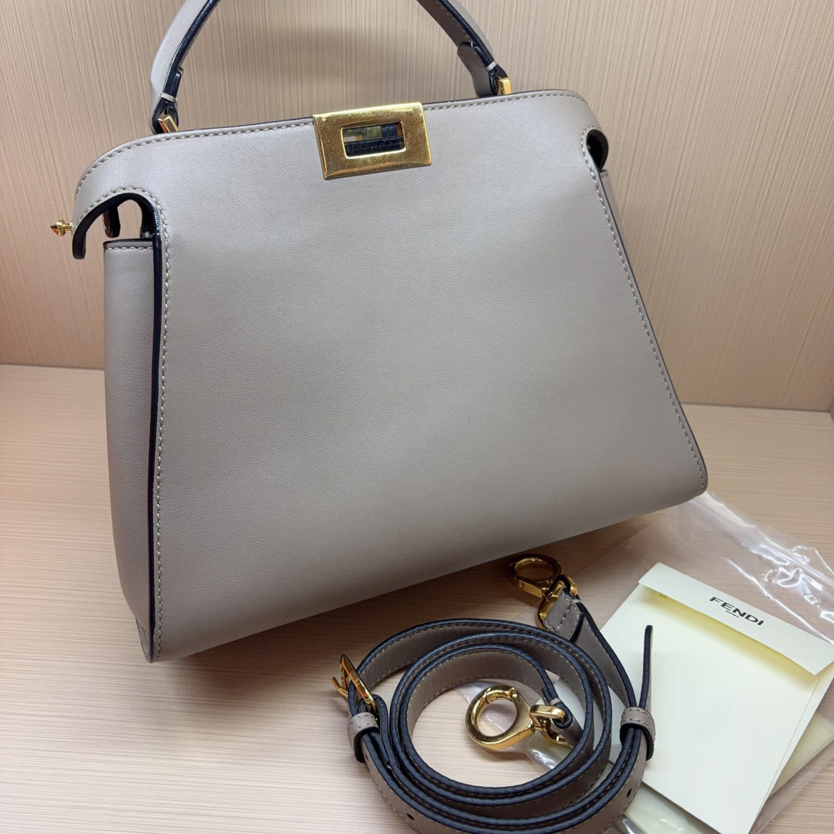 Fendi - Peekaboo Small - Leather - Grey - (small)