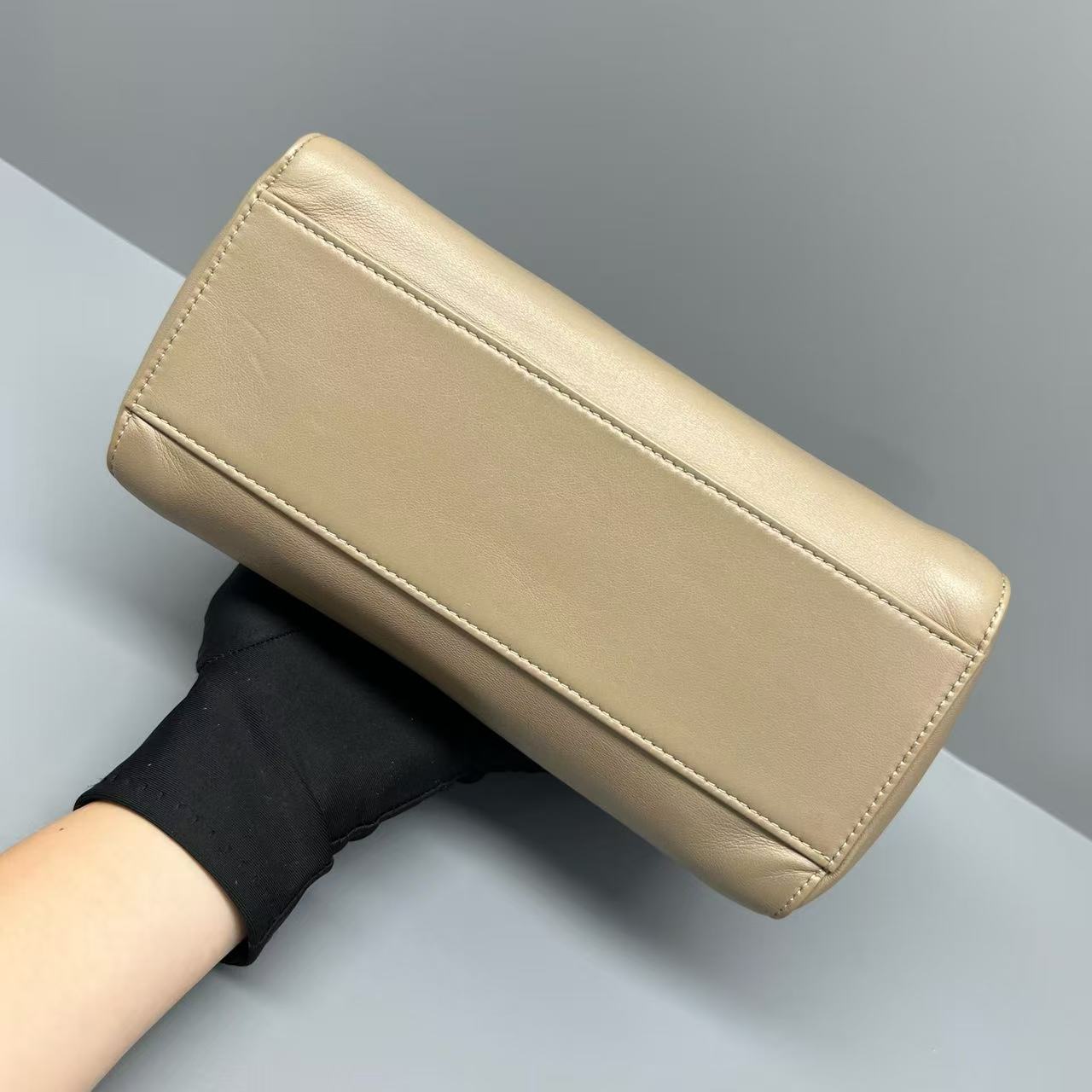 Fendi - Peekaboo Small - Leather - Grey - (small)