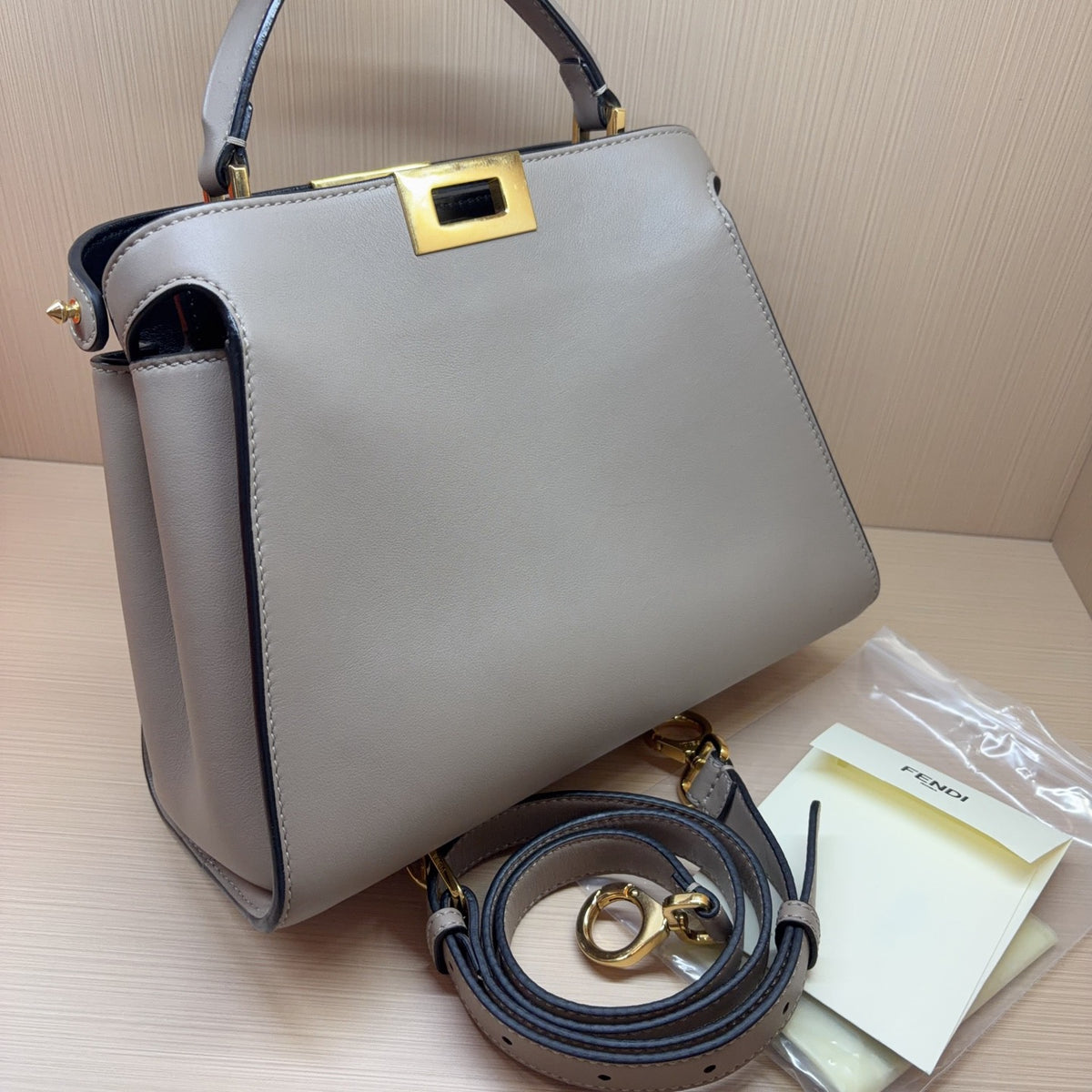 Fendi - Peekaboo Small - Leather - Grey - (small)
