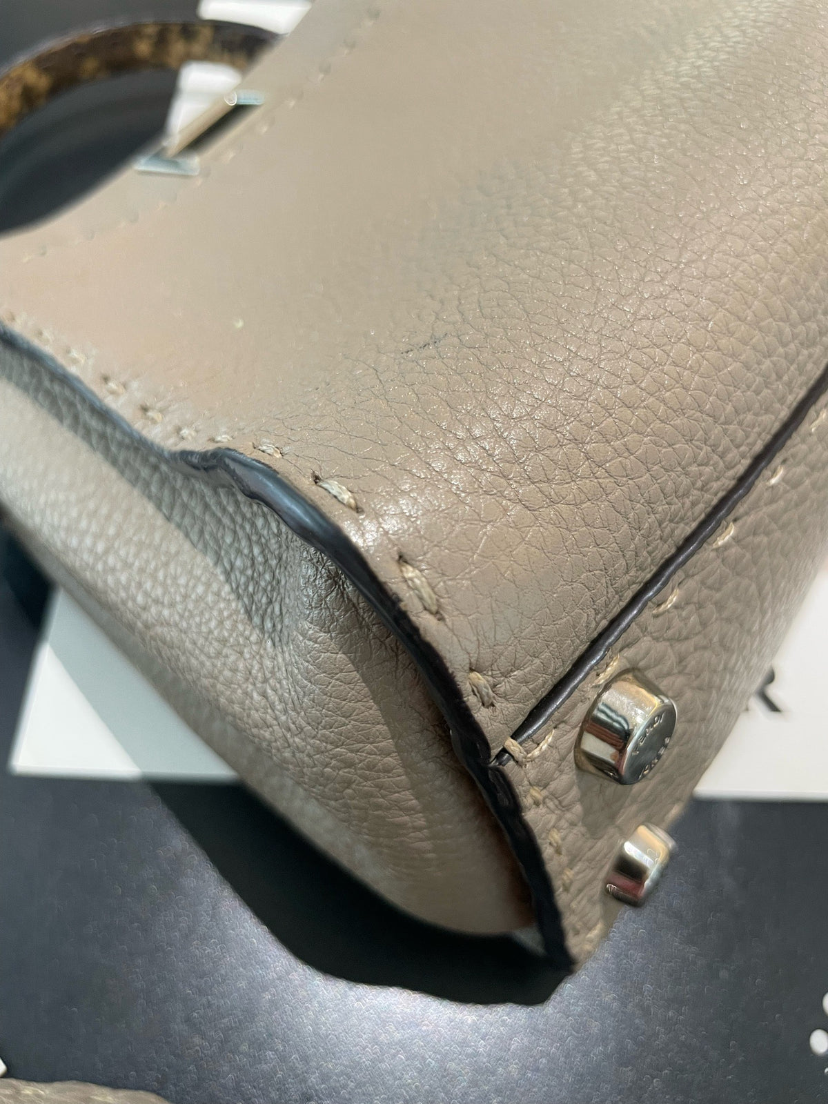 Fendi - Peekaboo Small - Leather - Grey - (small)