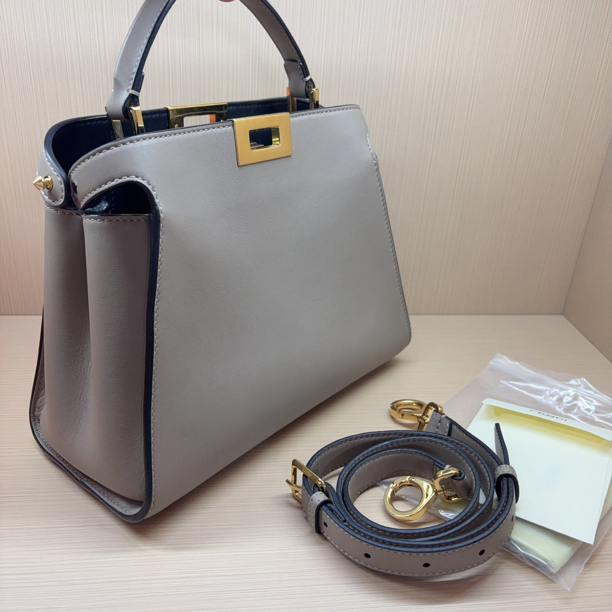 Fendi - Peekaboo Small - Leather - Grey - (small)