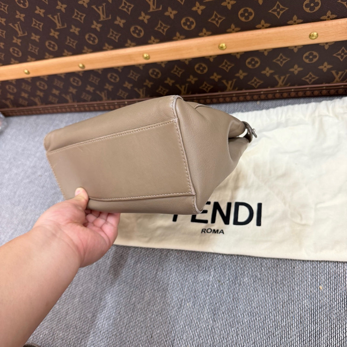 Fendi - Peekaboo Small - Leather - Grey - (small)