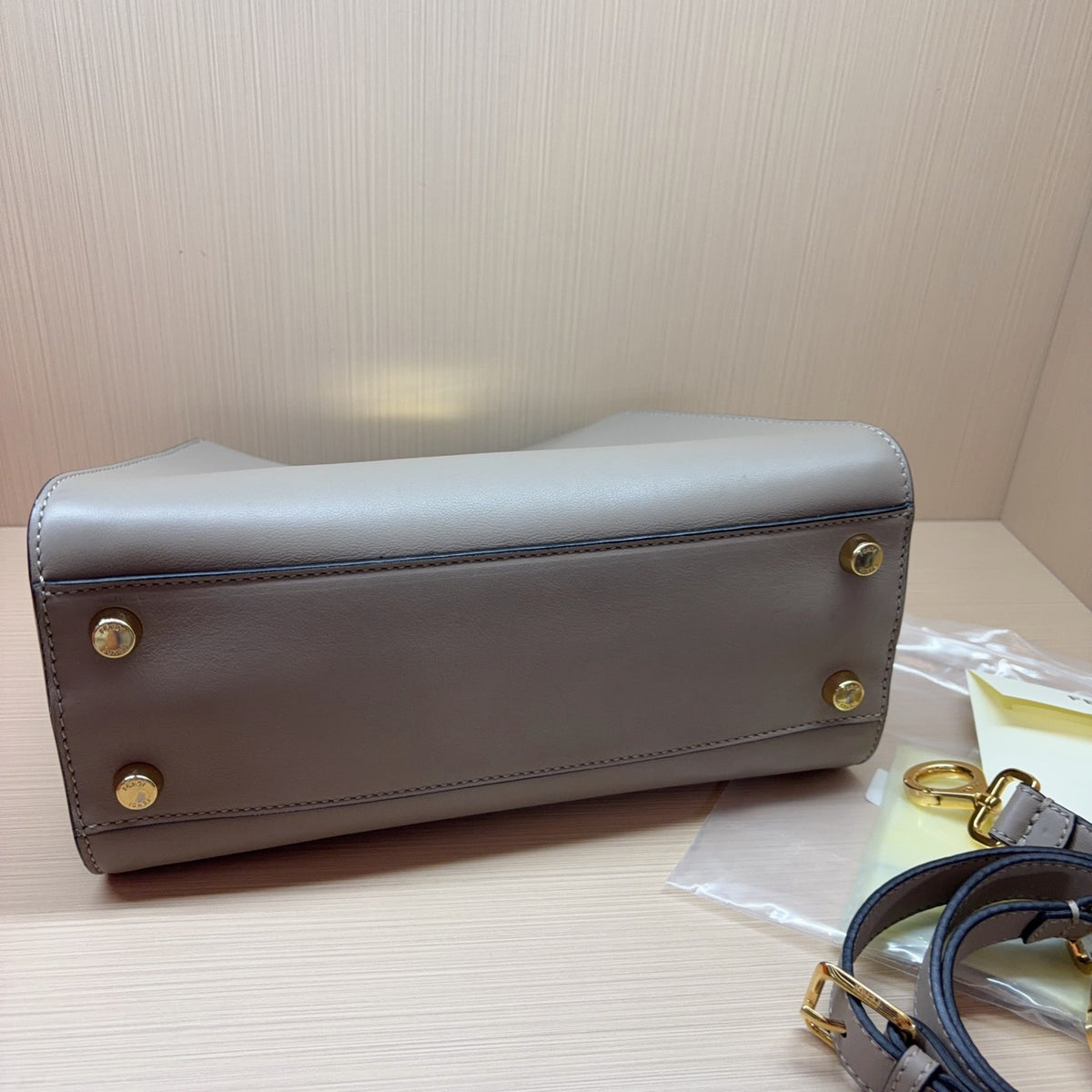 Fendi - Peekaboo Small - Leather - Grey - (small)