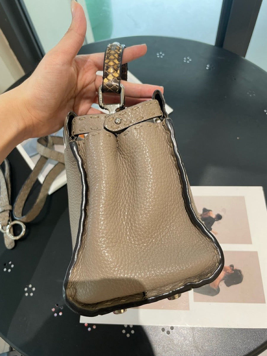 Fendi - Peekaboo Small - Leather - Grey - (small)