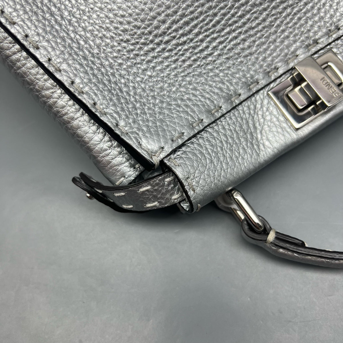 Fendi - Peekaboo Small - Leather - Silver - (small)
