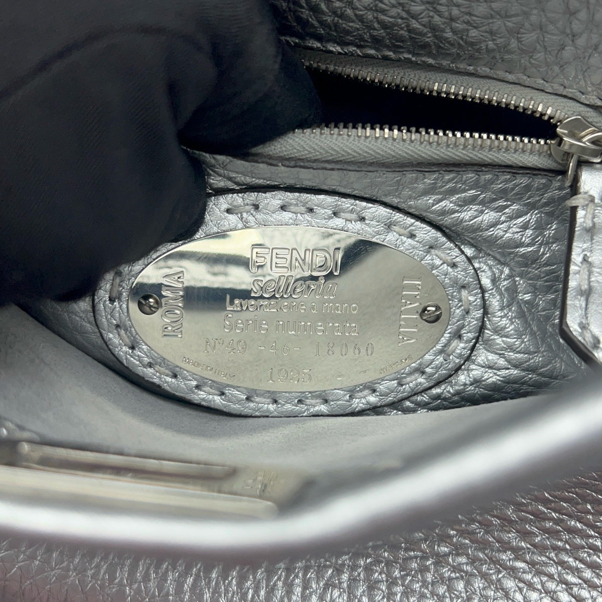 Fendi - Peekaboo Small - Leather - Silver - (small)
