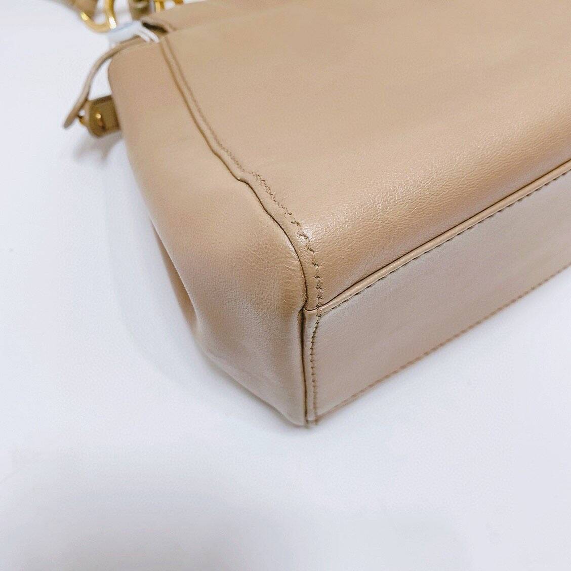 Fendi - Peekaboo Small - Smooth calfskin leather - Nude with Gold-Tone Hardware - (Small)