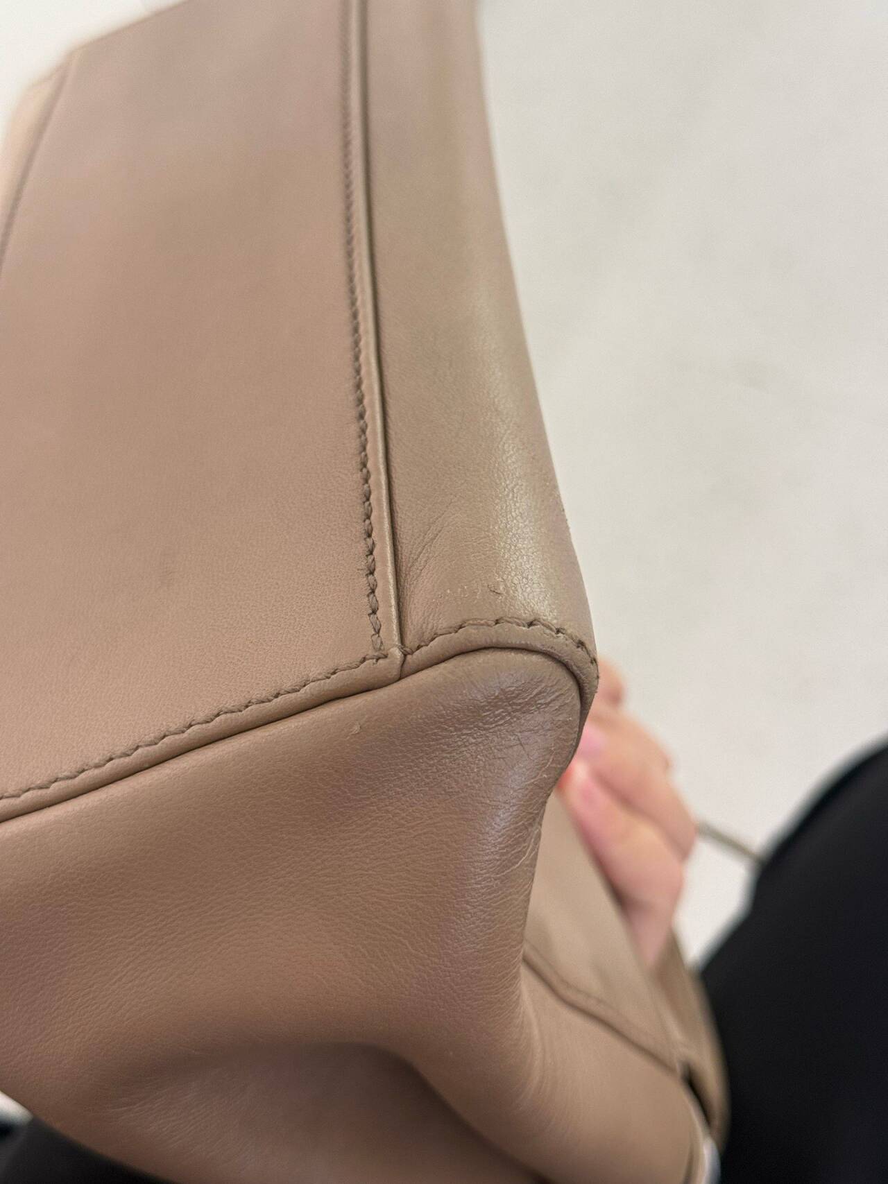 Fendi - Peekaboo Small - Smooth calfskin leather - Nude with Gold-Tone Hardware - (Small)