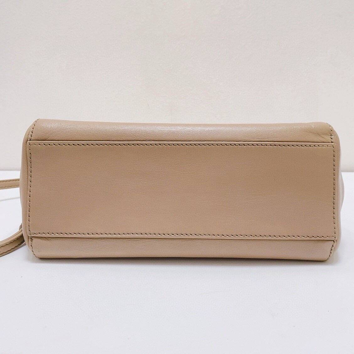 Fendi - Peekaboo Small - Smooth calfskin leather - Nude with Gold-Tone Hardware - (Small)