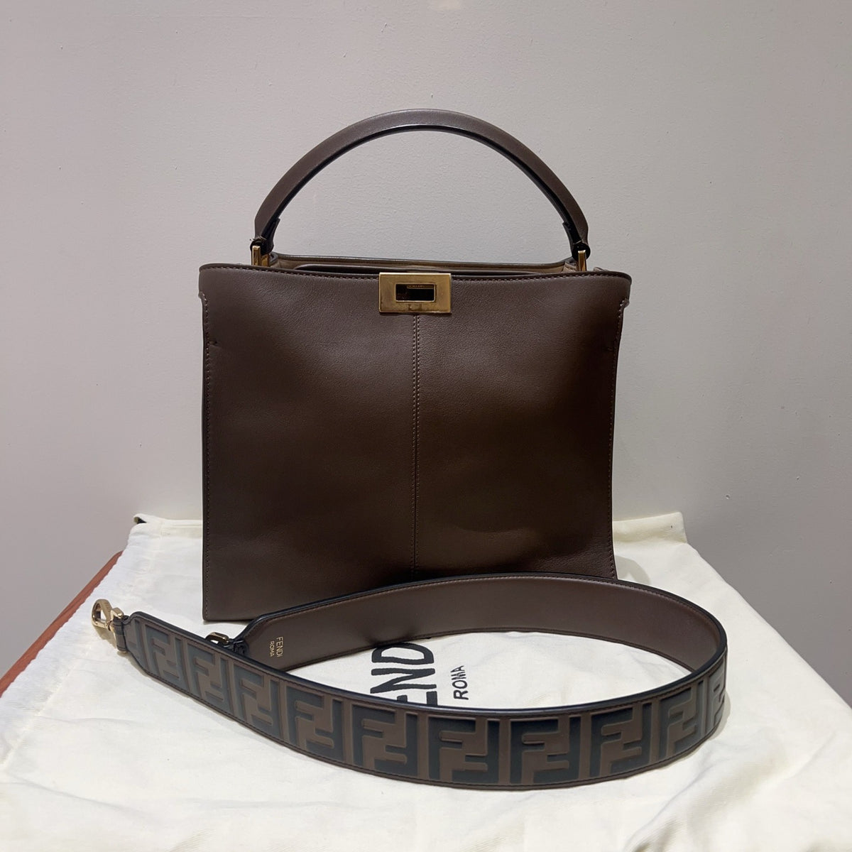Fendi - Peekaboo X-Lite Medium - Leather - Brown - (Medium)