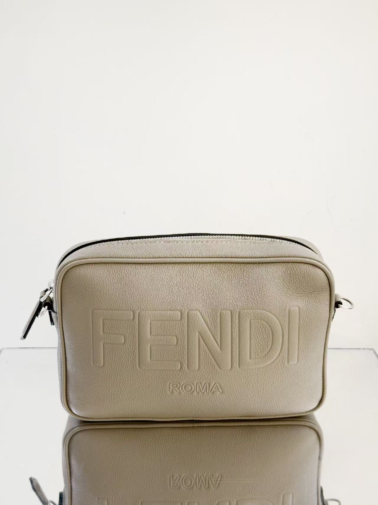 FENDI - Roma Camera Bag - Grained leather - Grey - (Small)