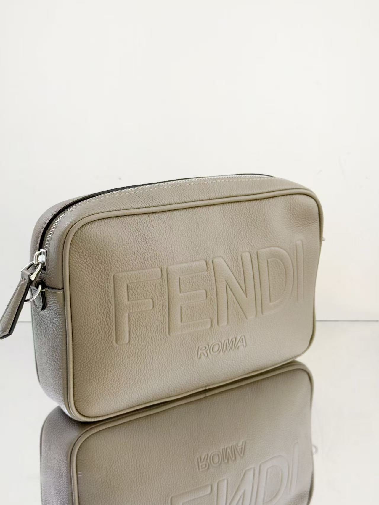 FENDI - Roma Camera Bag - Grained leather - Grey - (Small)