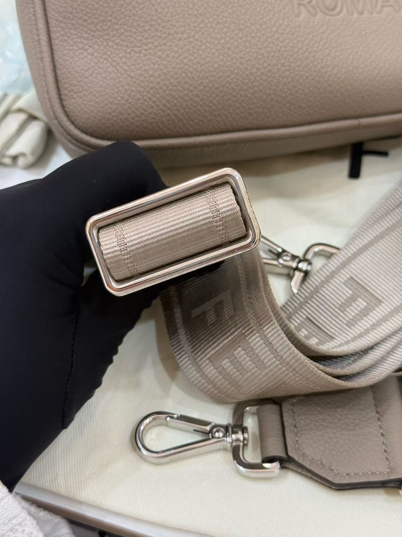 FENDI - Roma Camera Bag - Grained leather - Grey - (Small)