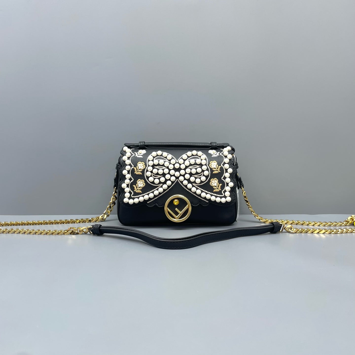 Fendi - Scalloped Pearl Flap Bag - Leather - Black - (mini)