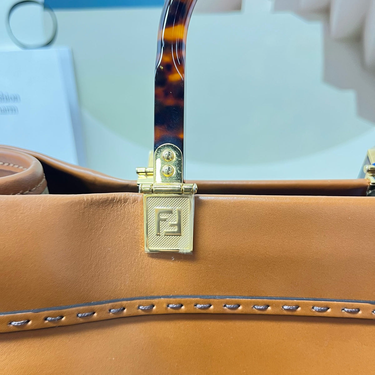 Fendi - Sunshine - Leather - Camel - (medium)