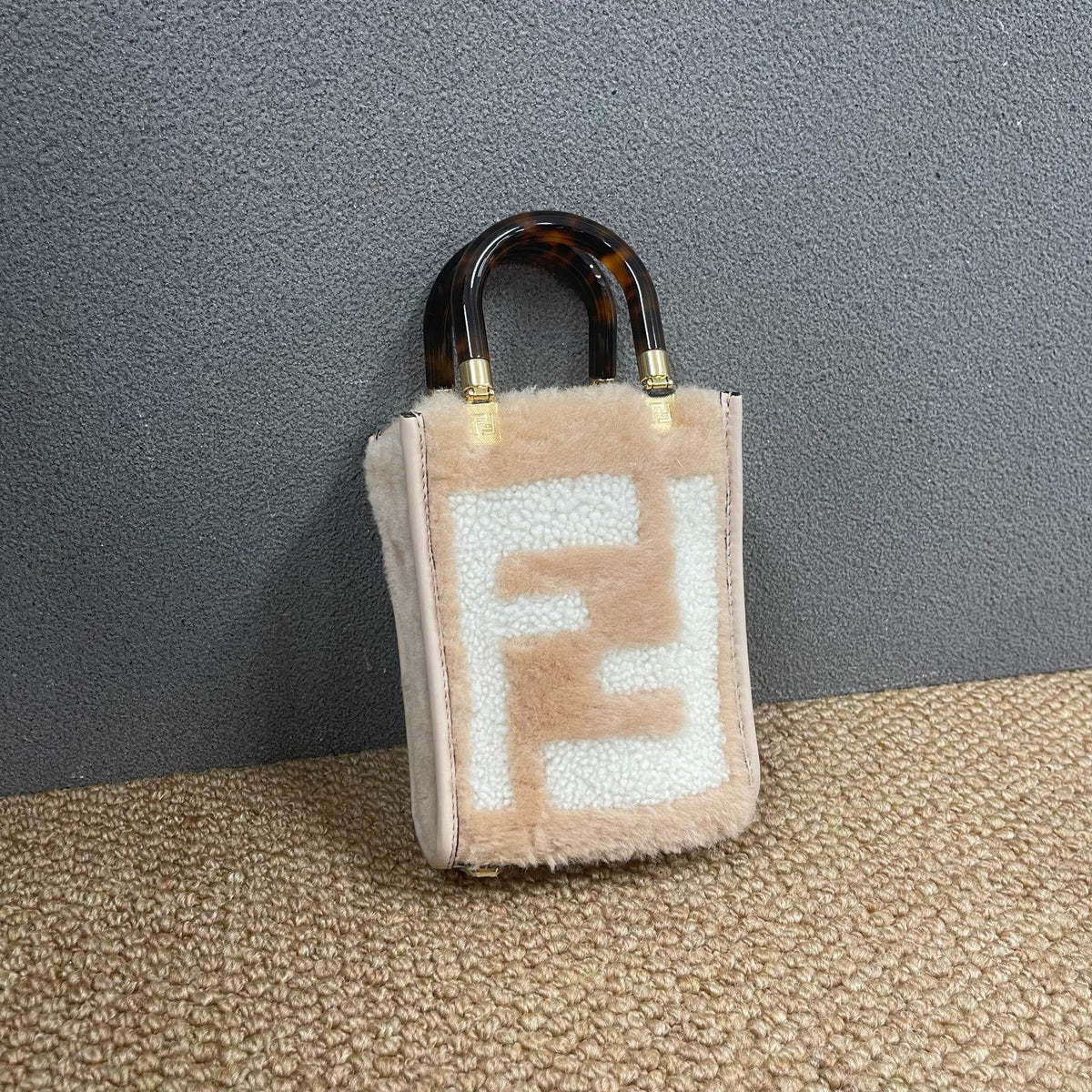 Fendi - Sunshine Shopper Small - Fur - Shearling - Pink - (small)