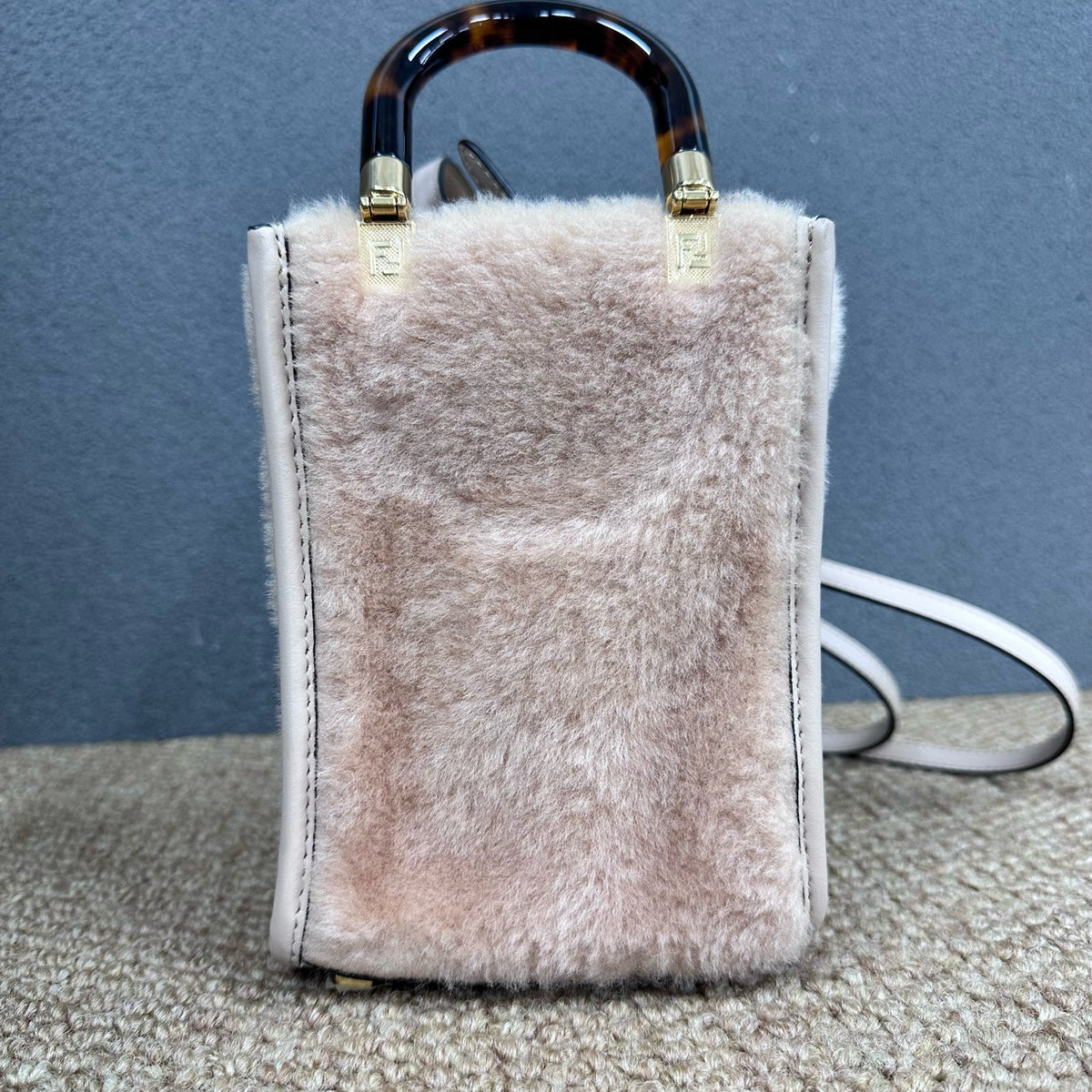 Fendi - Sunshine Shopper Small - Fur - Shearling - Pink - (small)