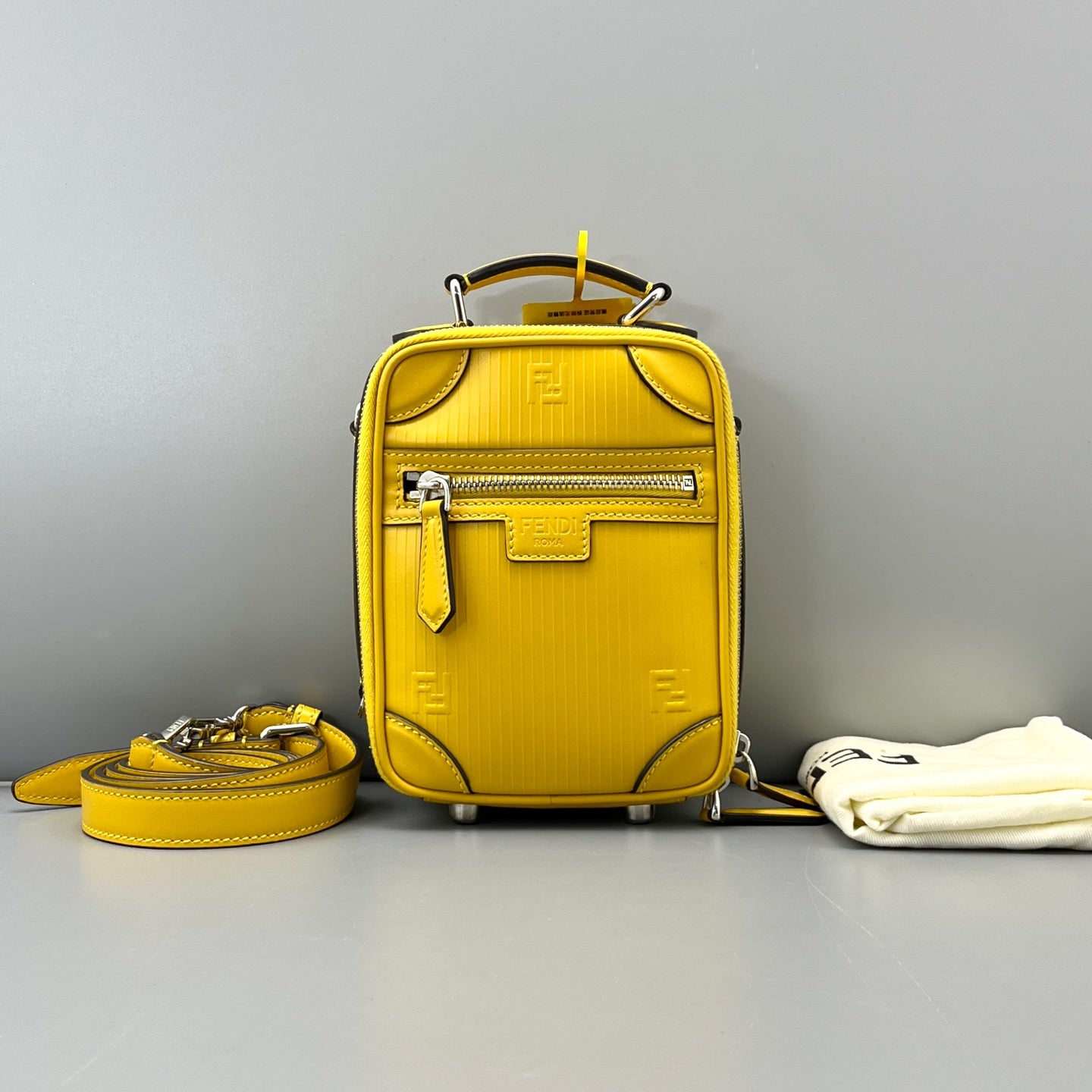 Fendi - Vertical Camera Bag - Leather - Yellow - (small)