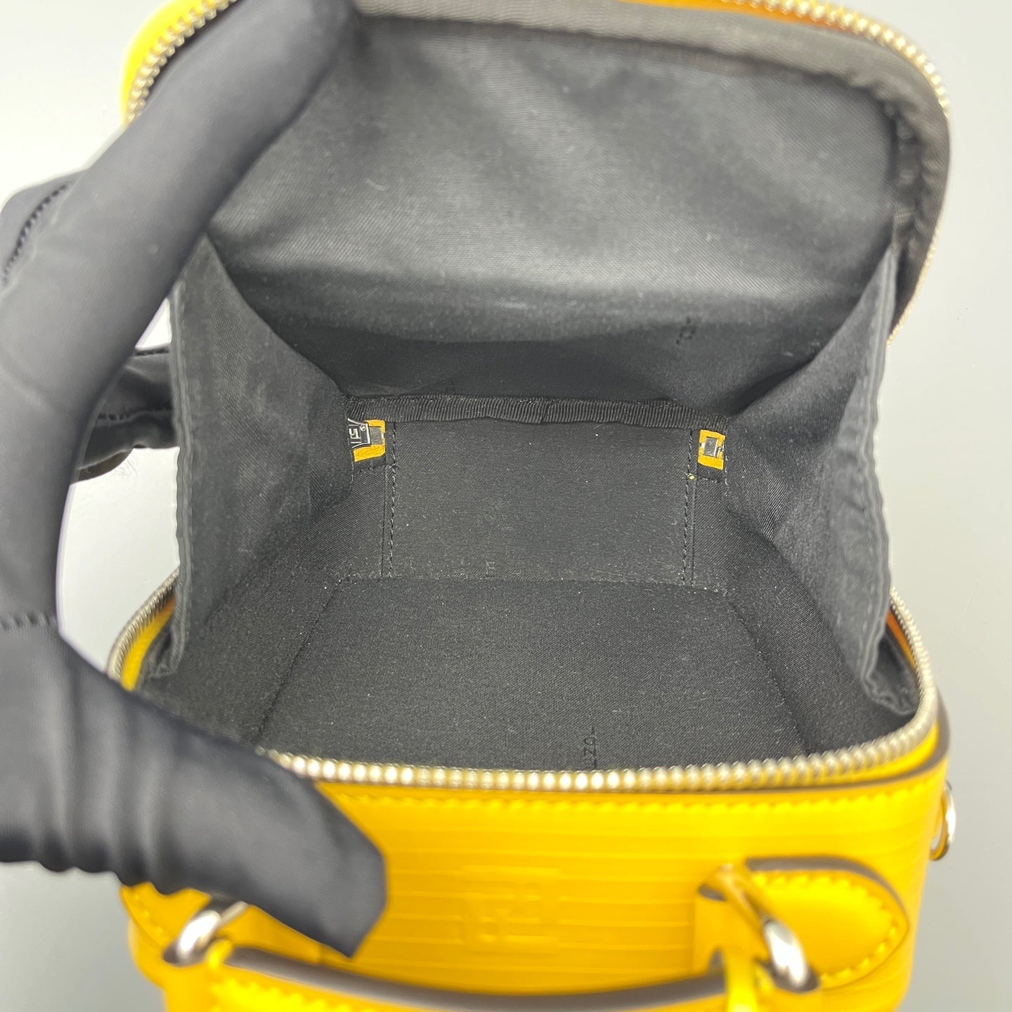 Fendi - Vertical Camera Bag - Leather - Yellow - (small)