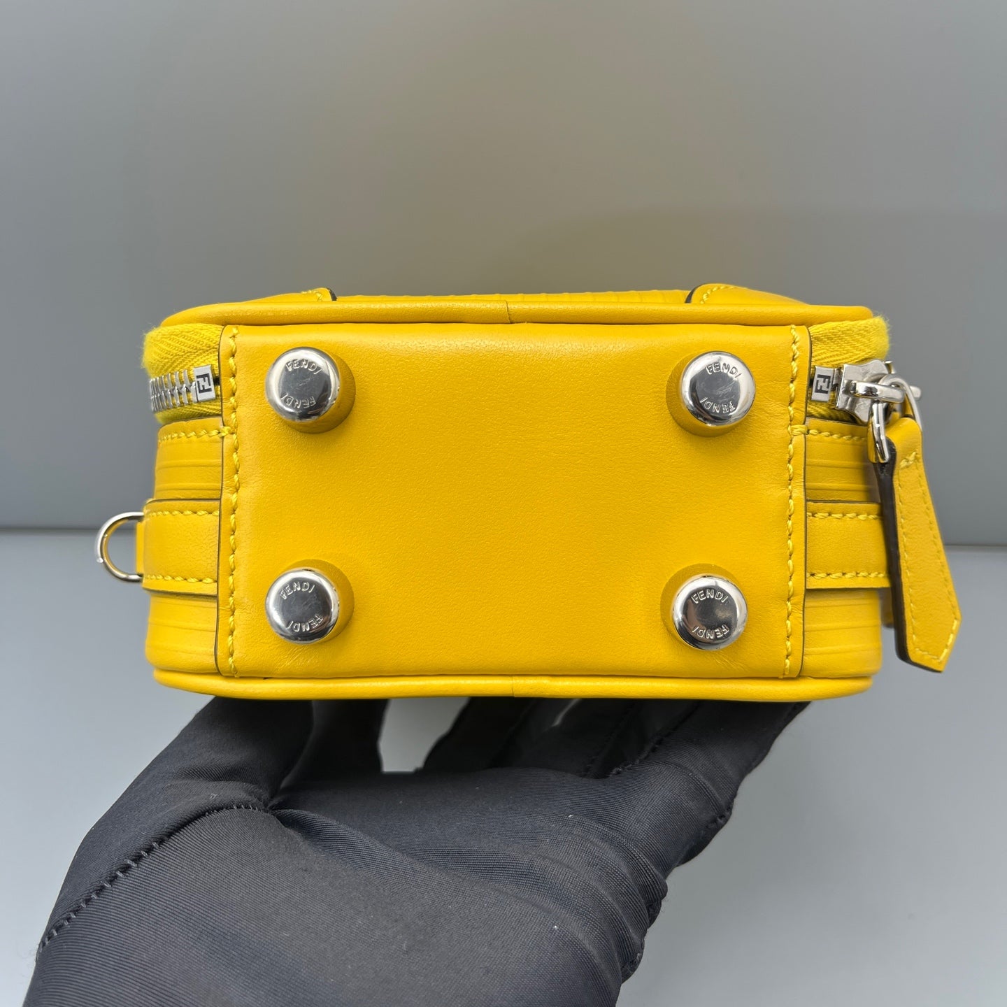 Fendi - Vertical Camera Bag - Leather - Yellow - (small)