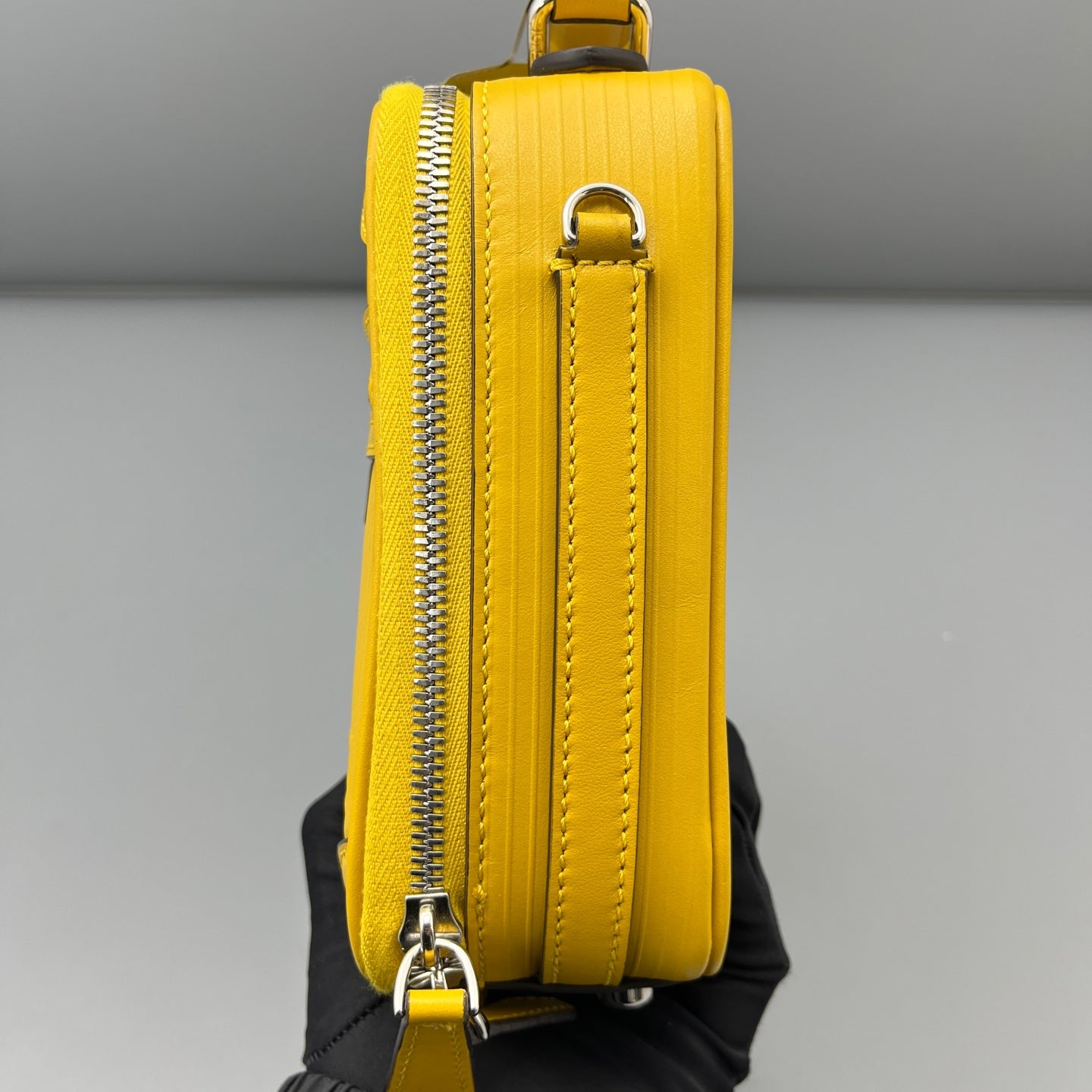 Fendi - Vertical Camera Bag - Leather - Yellow - (small)