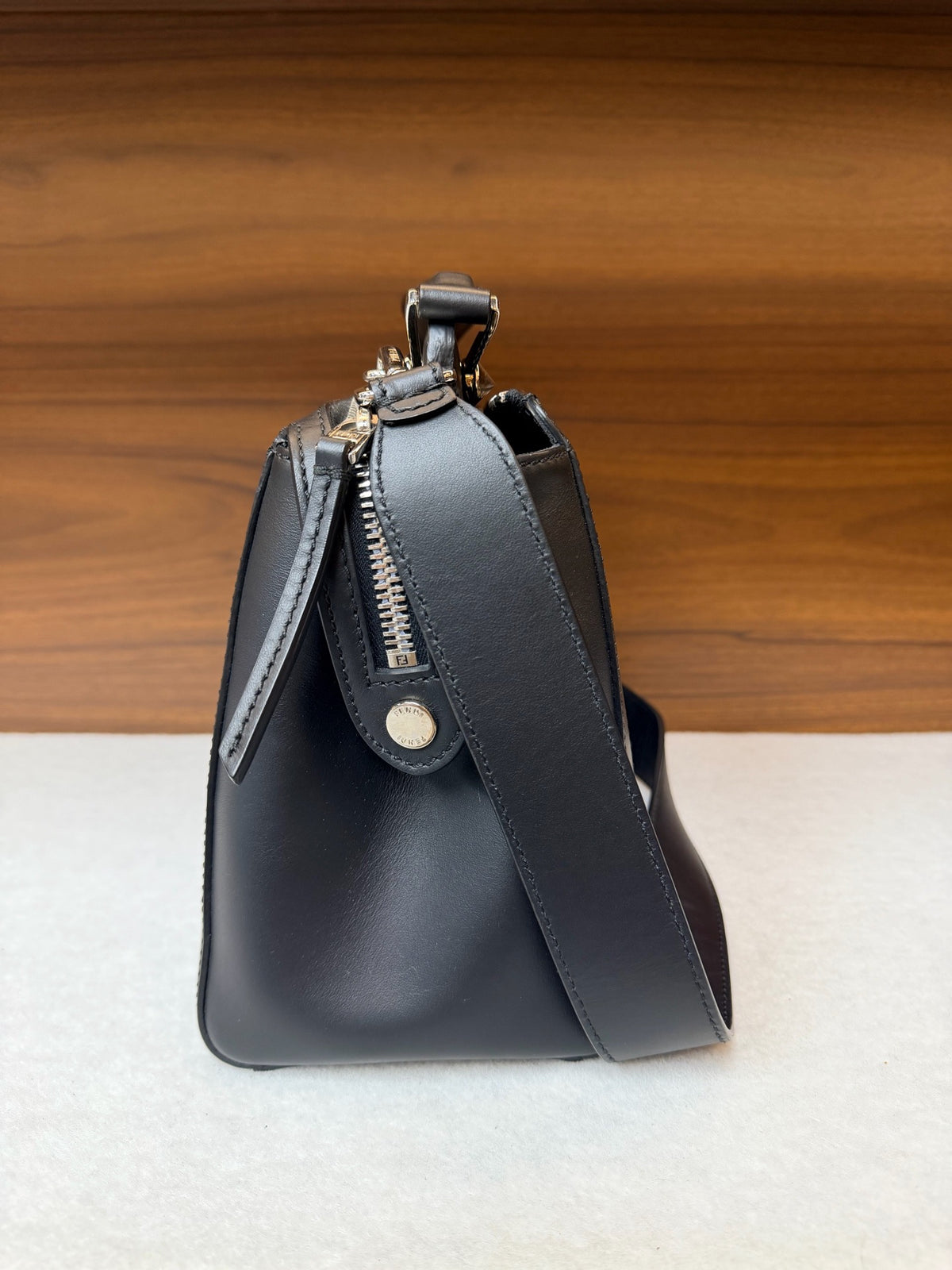 Fendi - Way - Leather - Black - (Medium)