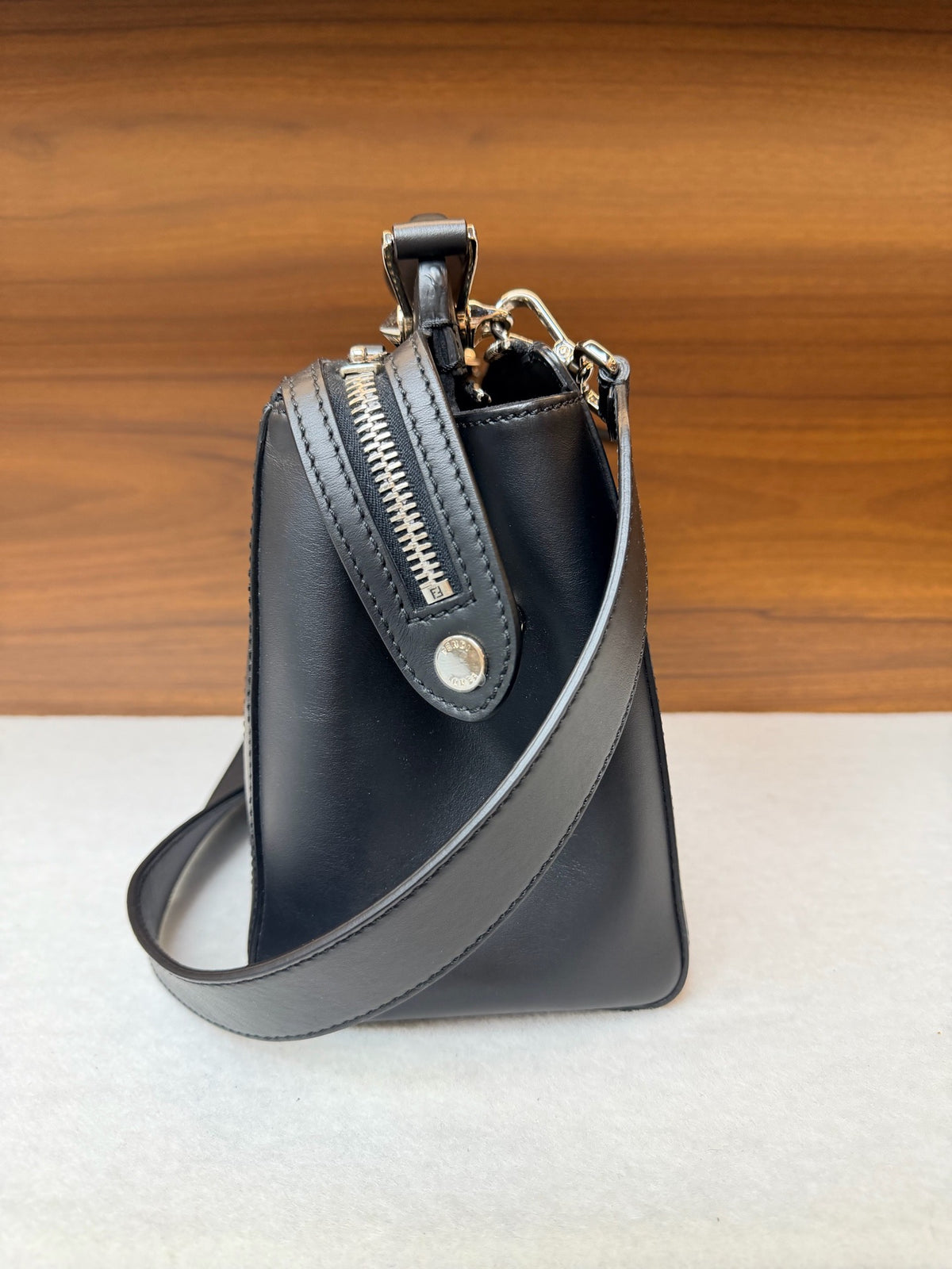 Fendi - Way - Leather - Black - (Medium)