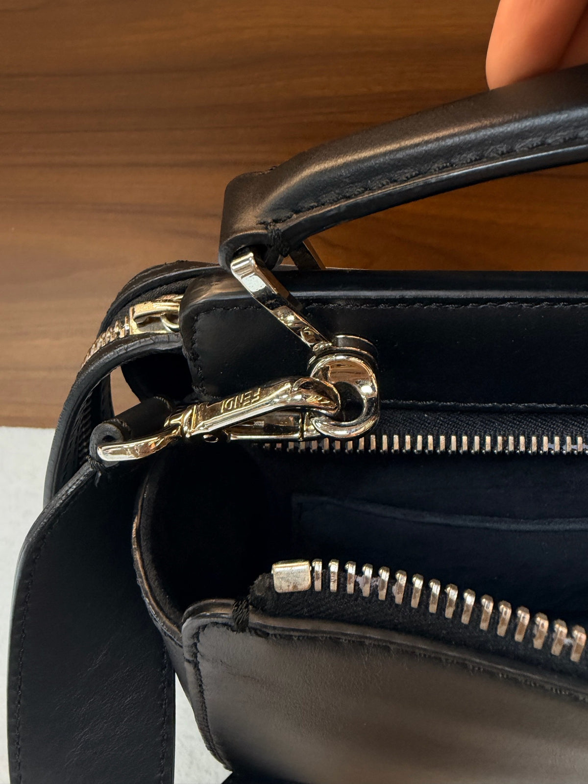 Fendi - Way - Leather - Black - (Medium)