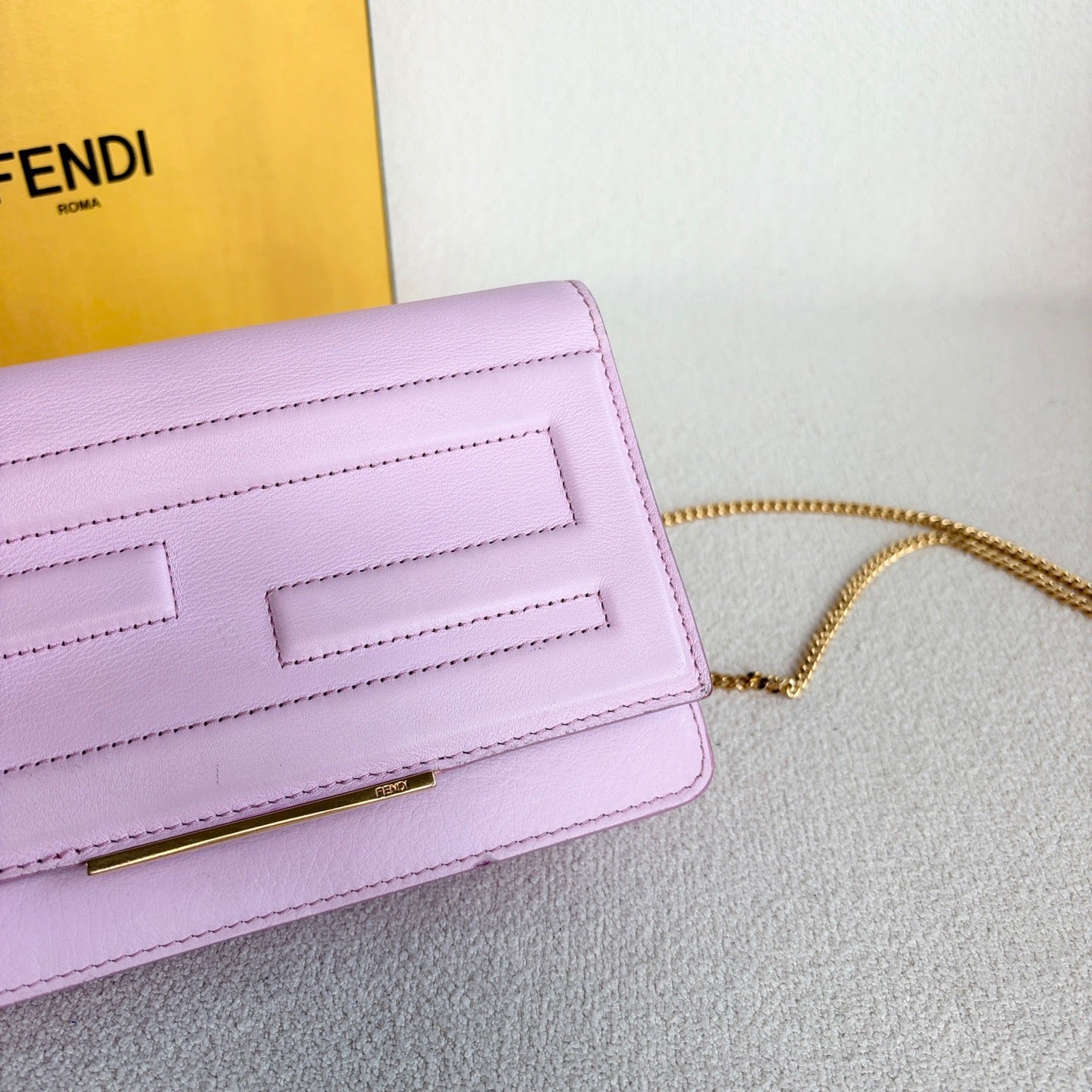 Fendi - WOC Chain Bag - Leather - Pink - (mini)