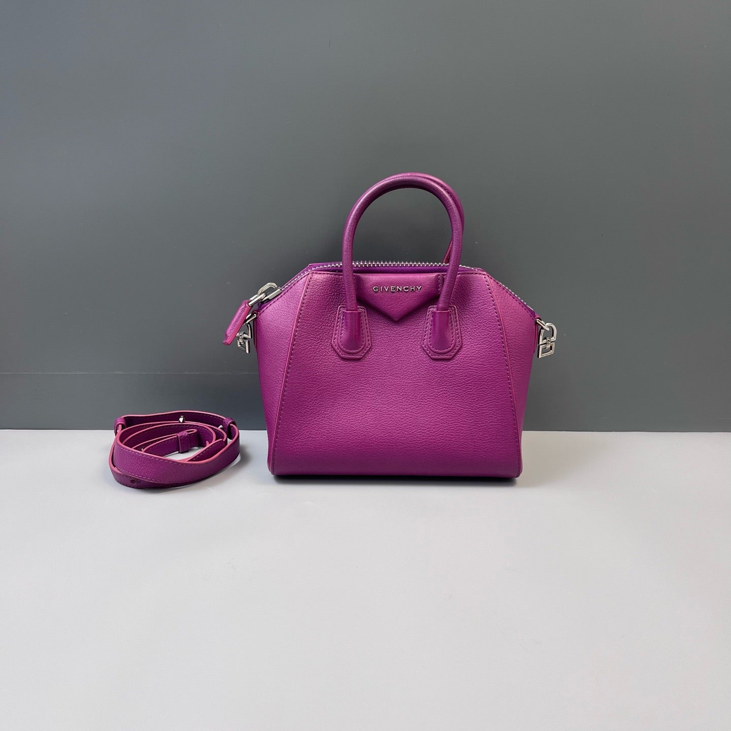 Givenchy - Antigona - Grained leather - Purple - (Small)