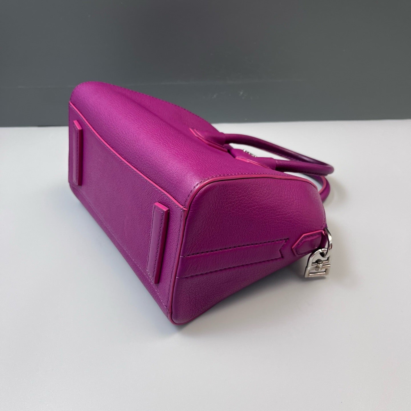 Givenchy - Antigona - Grained leather - Purple - (Small)