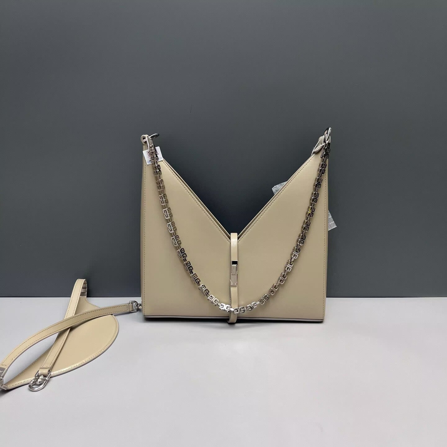Givenchy - Cut-out - Cowhide leather - Khaki - (medium)
