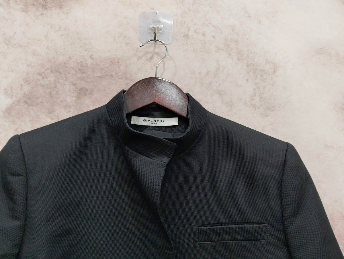 Givenchy - Other - Wool - Black - (40)