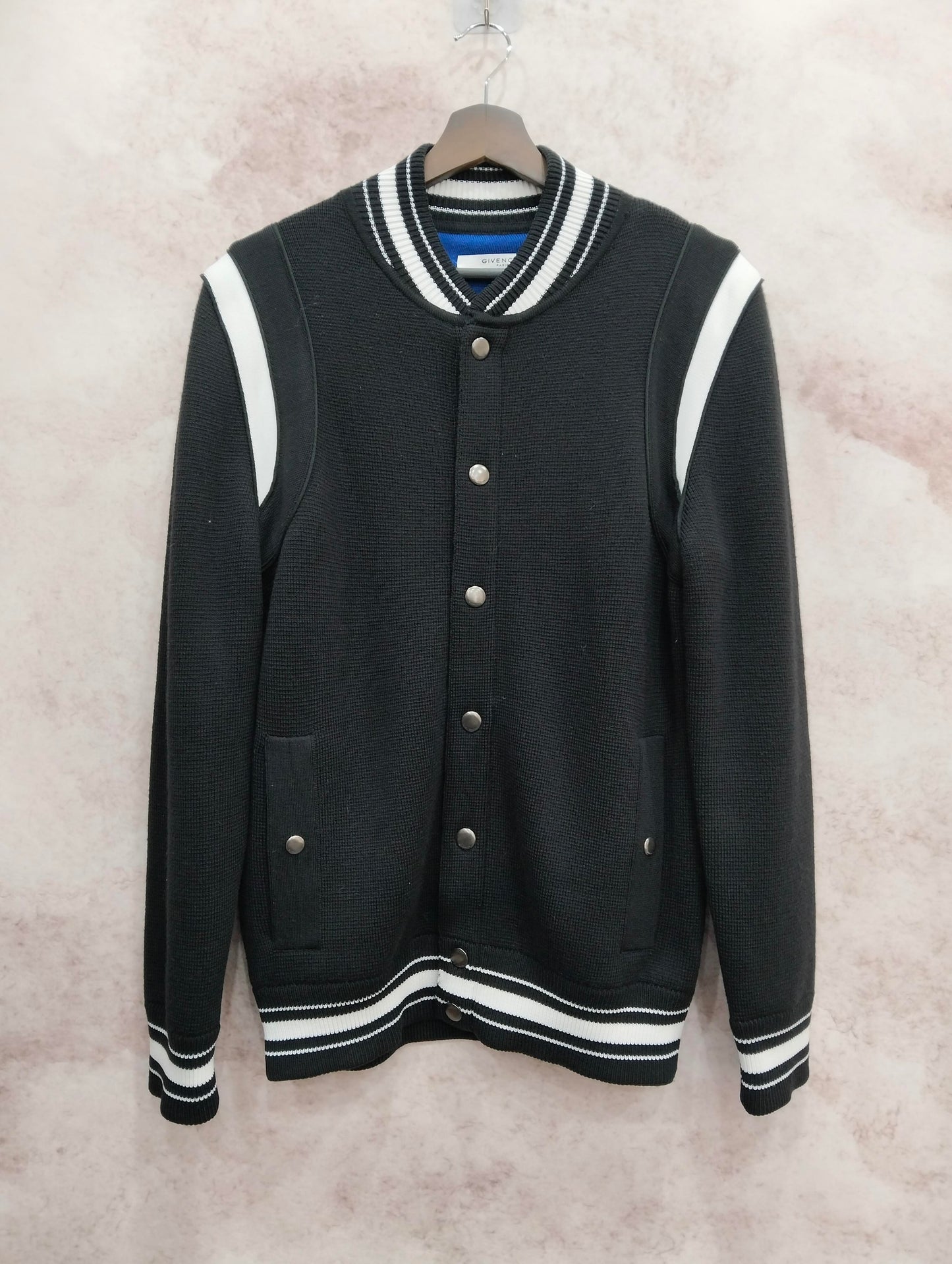 Givenchy - Other - Wool - Black - (L)