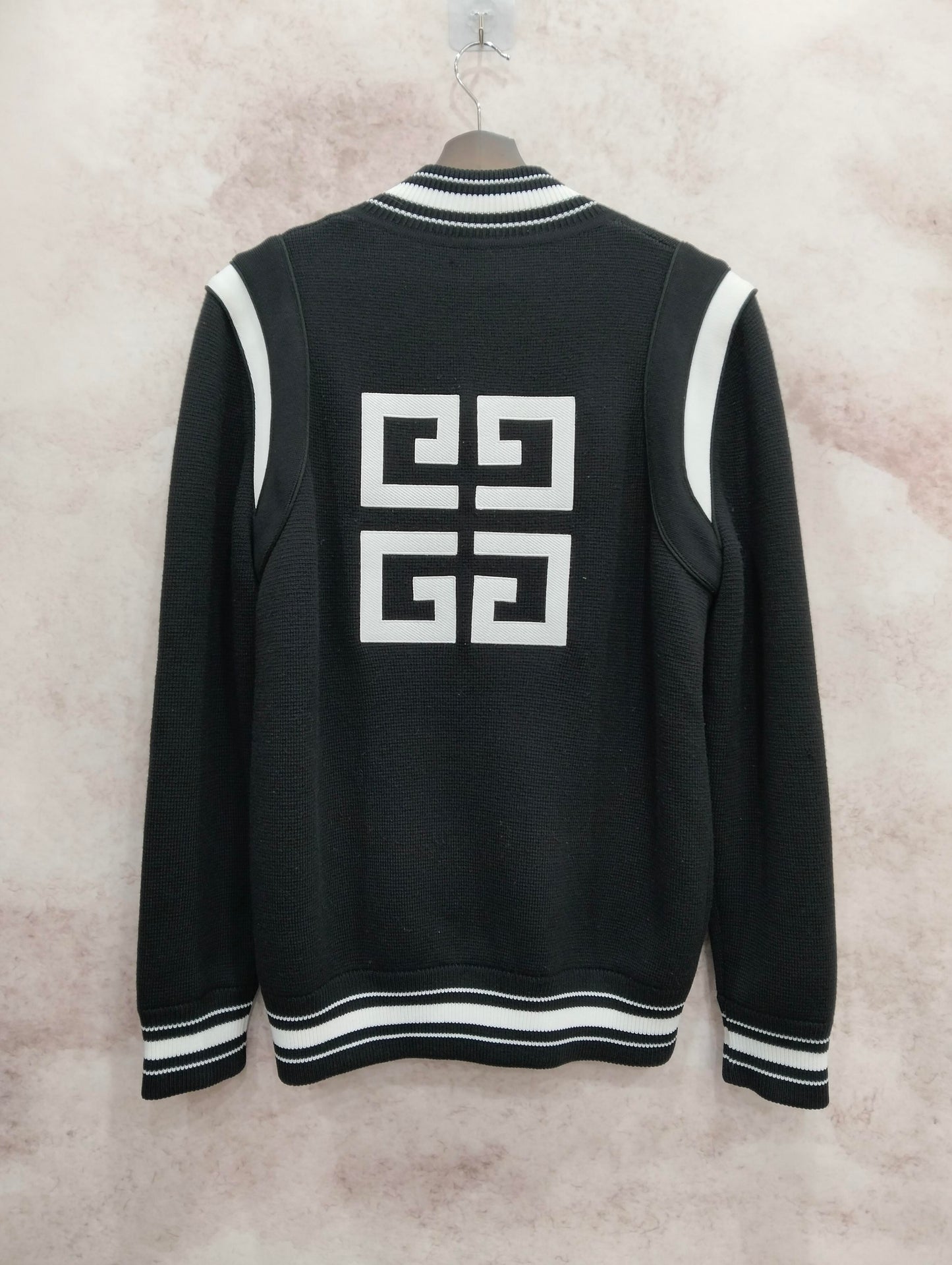 Givenchy - Other - Wool - Black - (L)