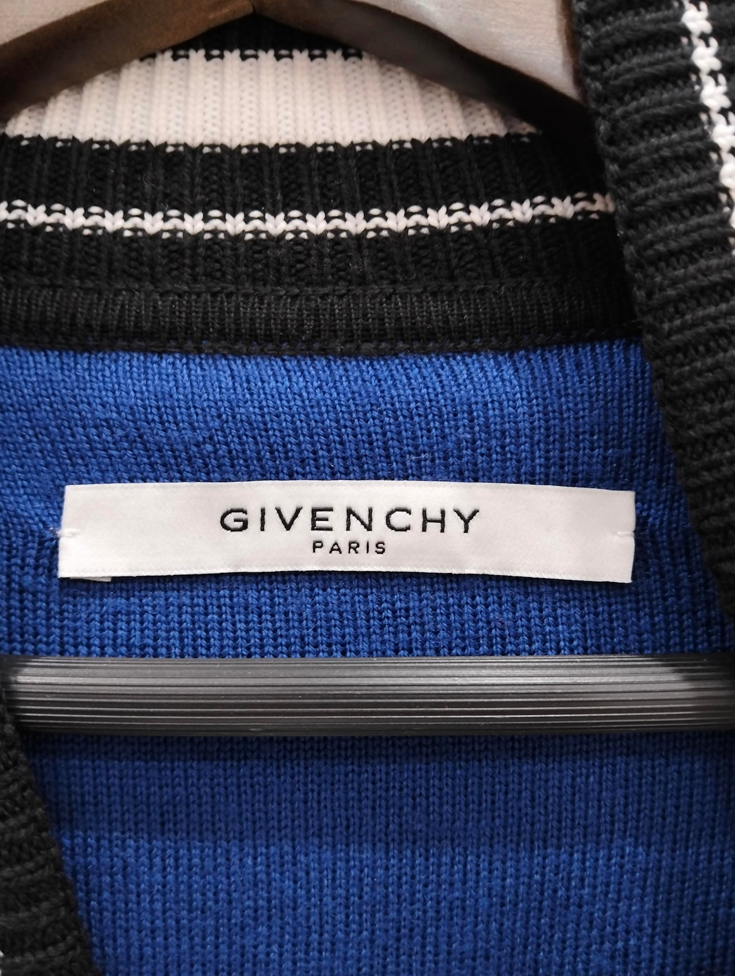 Givenchy - Other - Wool - Black - (L)