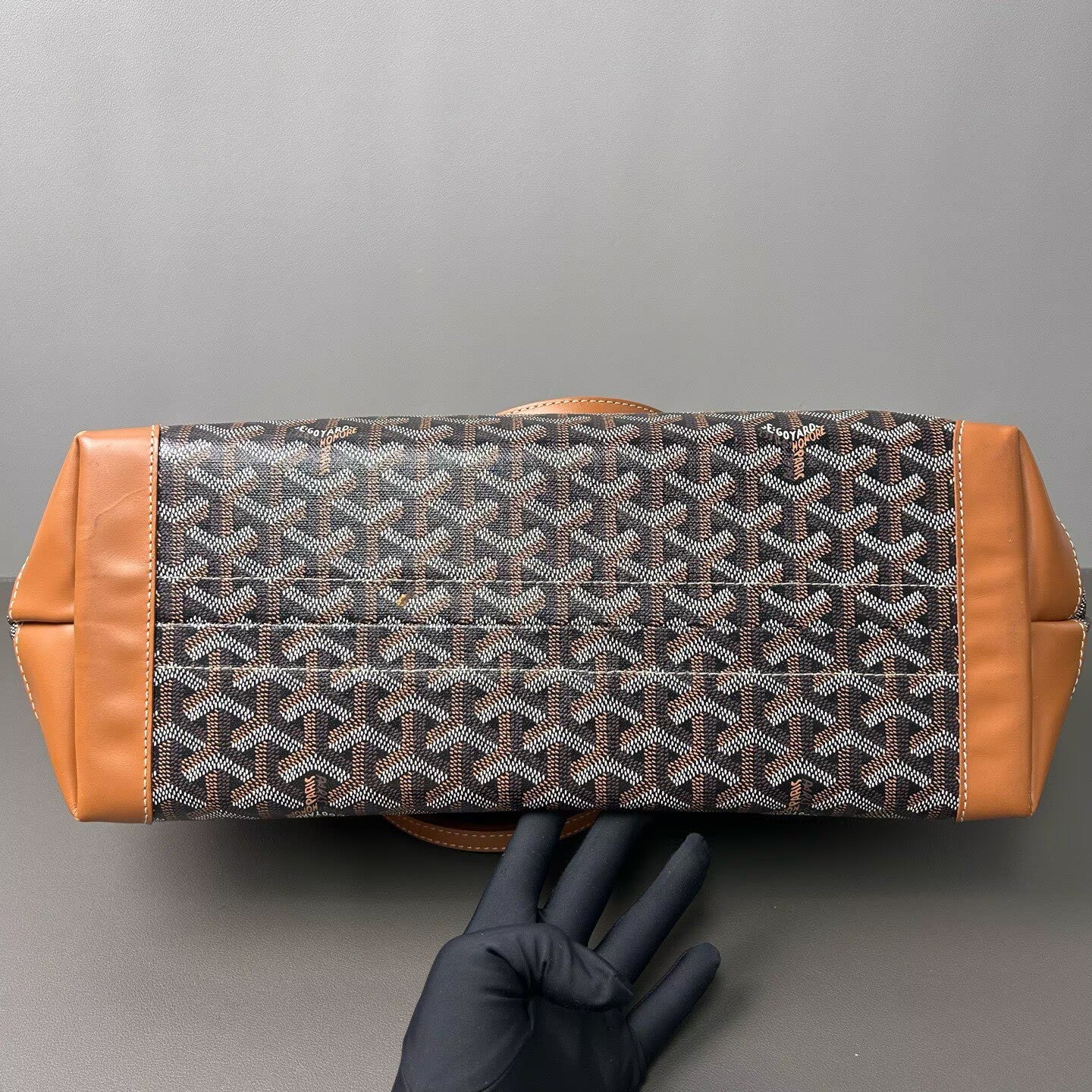 Goyard - Bellechasse - Goyardine Canvas with Leather Trim - Brown - (Medium)