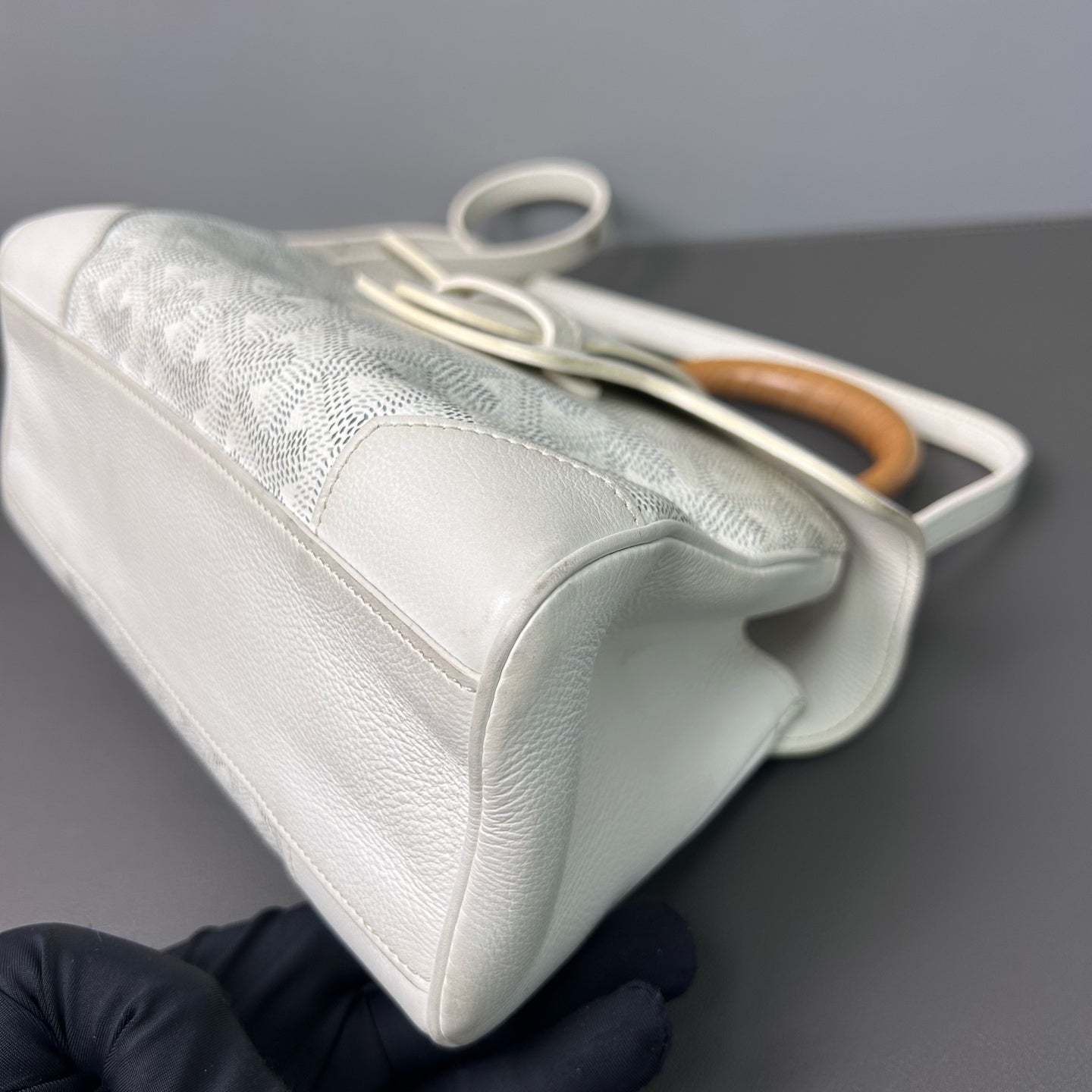 Goyard - Saigon Mini - Goyardine canvas with cowhide leather trim and wooden handle - White - (Small)