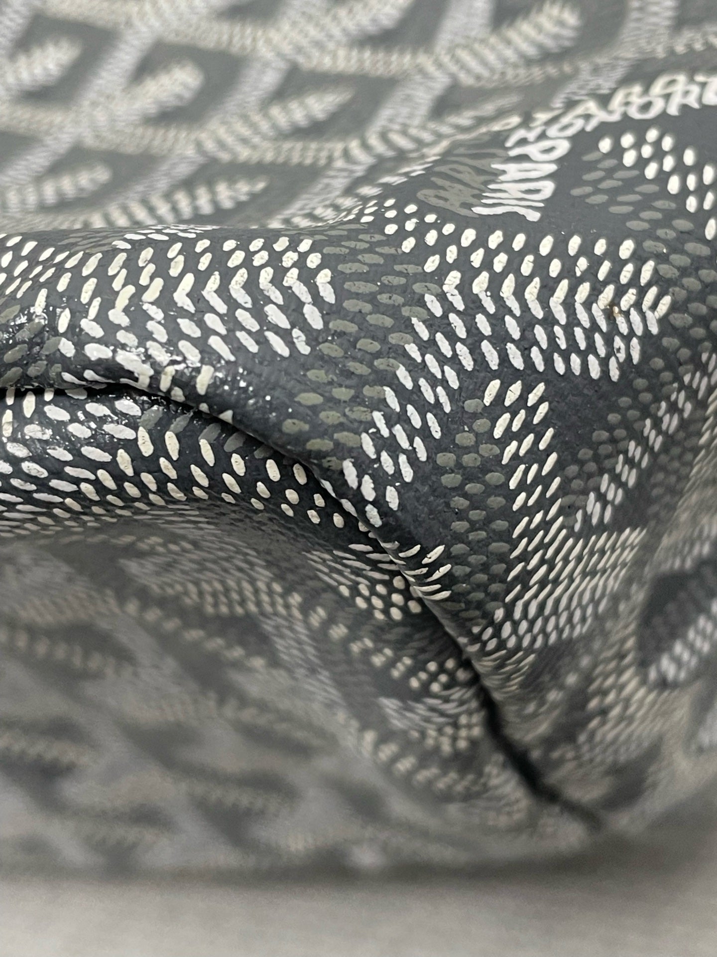 Goyard - Saint Louis - Synthetic - Grey - (medium)