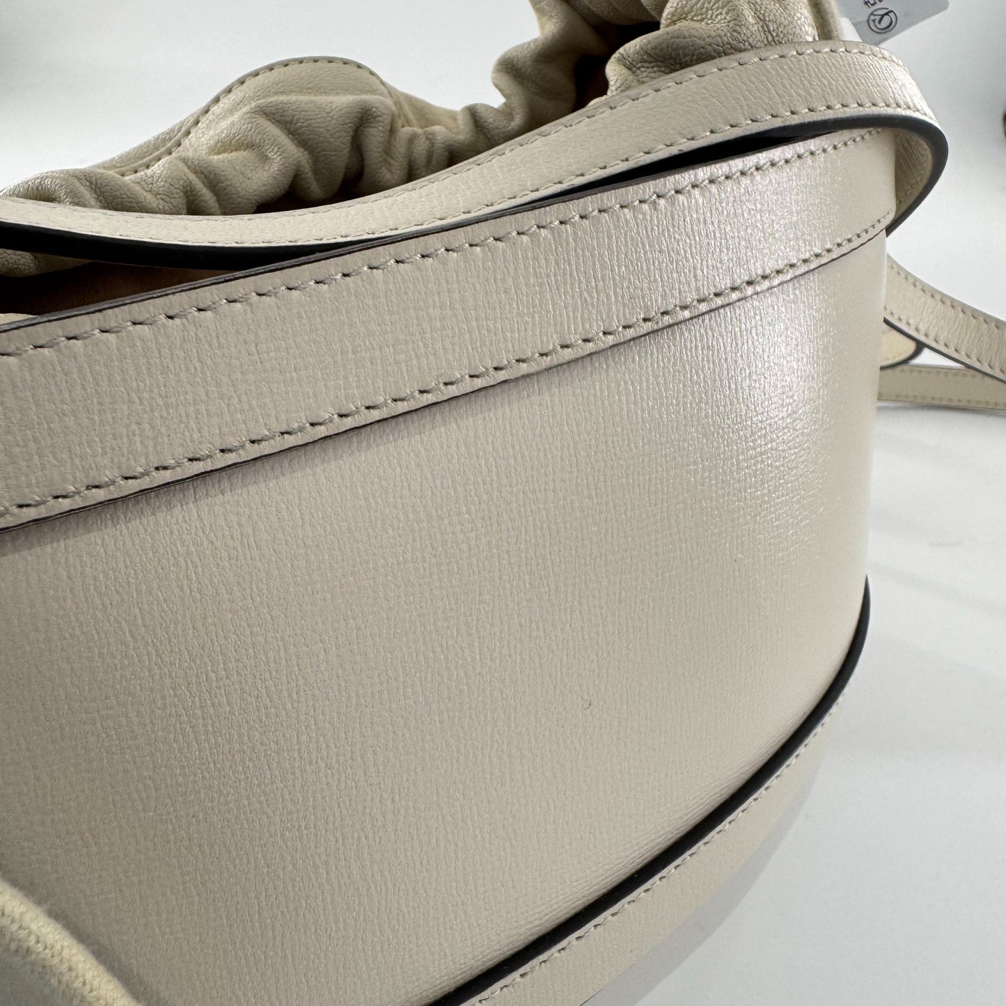 Gucci - 1955 Horsebit Bucket Bag - Leather - White - (Medium)