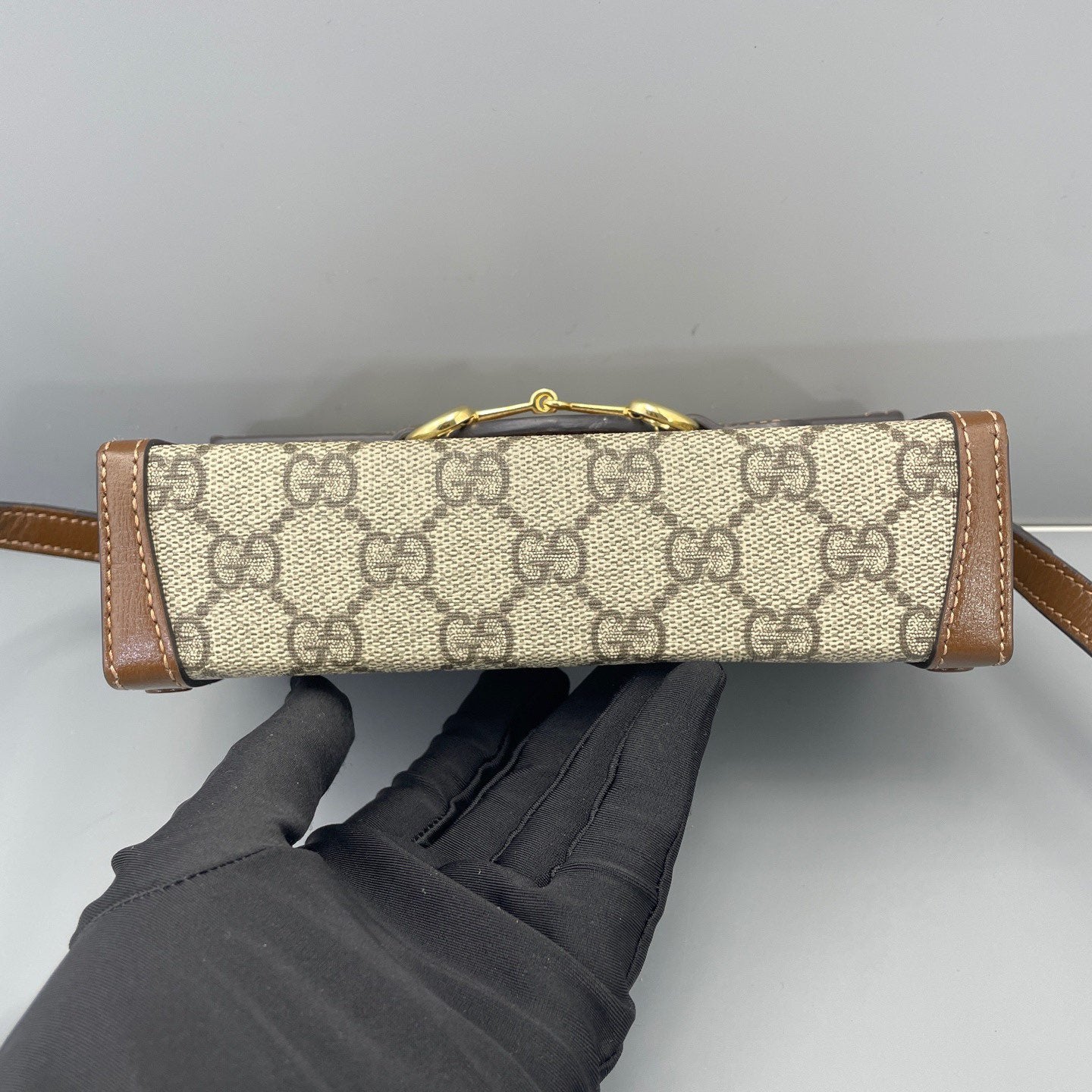 Gucci - 1955 Horsebit Horizontal Phone Bag - GG Supreme canvas and leather - Beige and Brown with Gold-Tone Hardware - (mini)
