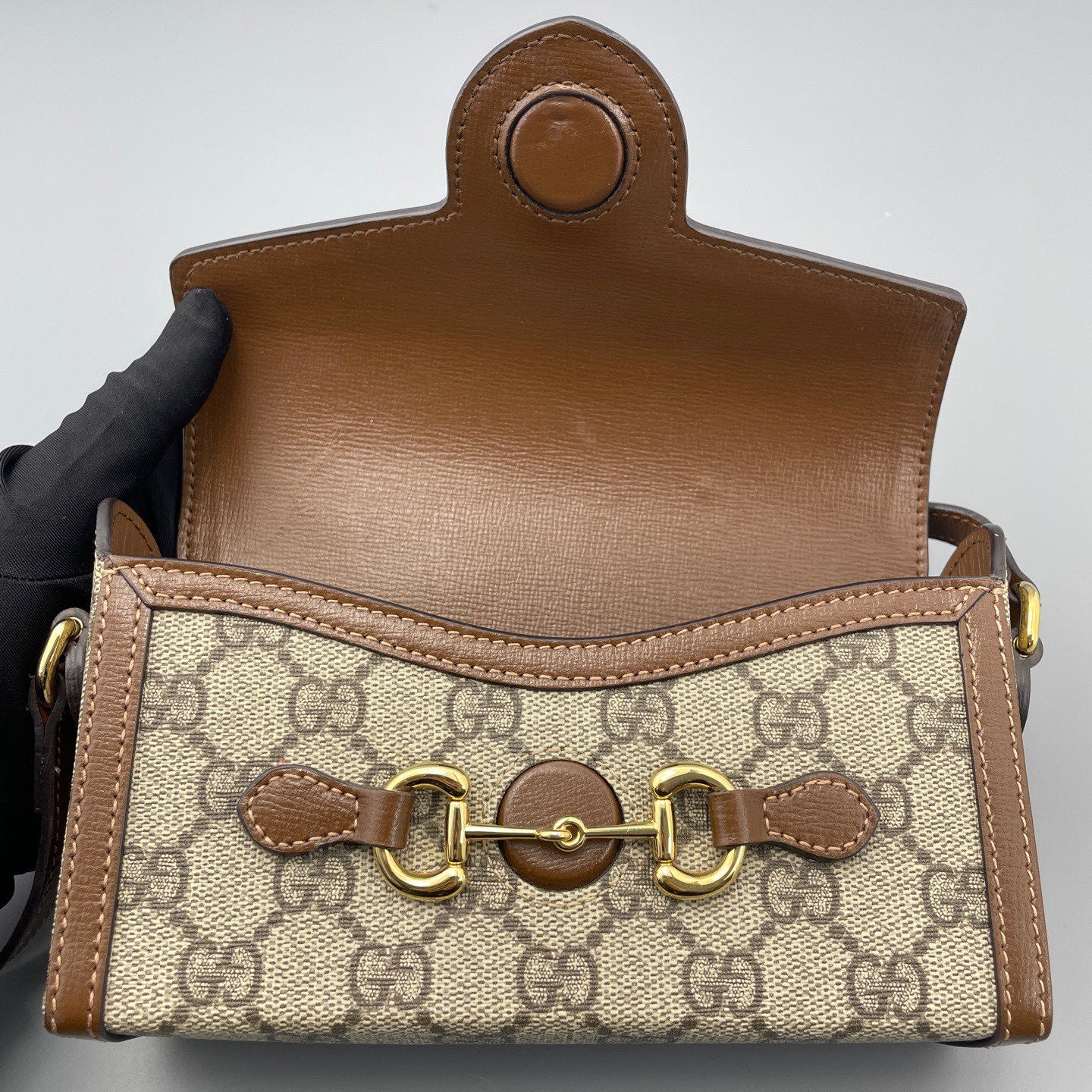 Gucci - 1955 Horsebit Horizontal Phone Bag - GG Supreme canvas and leather - Beige and Brown with Gold-Tone Hardware - (mini)
