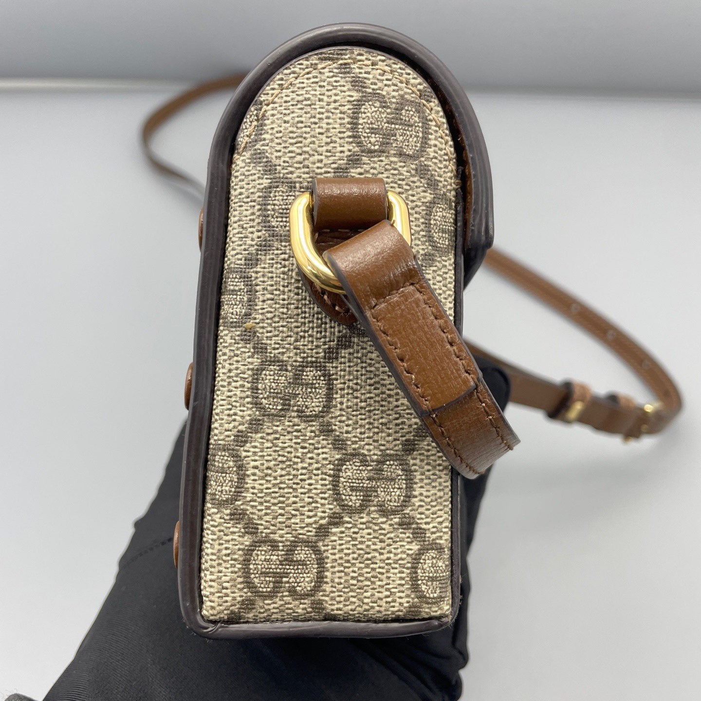 Gucci - 1955 Horsebit Horizontal Phone Bag - GG Supreme canvas and leather - Beige and Brown with Gold-Tone Hardware - (mini)