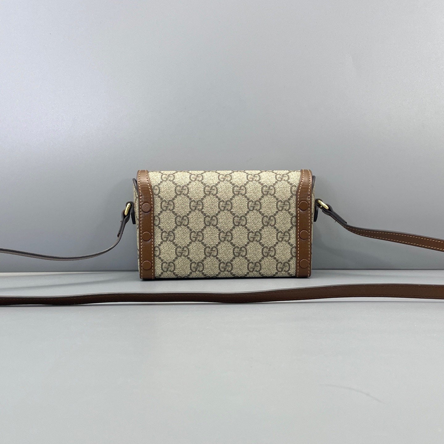 Gucci - 1955 Horsebit Horizontal Phone Bag - GG Supreme canvas and leather - Beige and Brown with Gold-Tone Hardware - (mini)